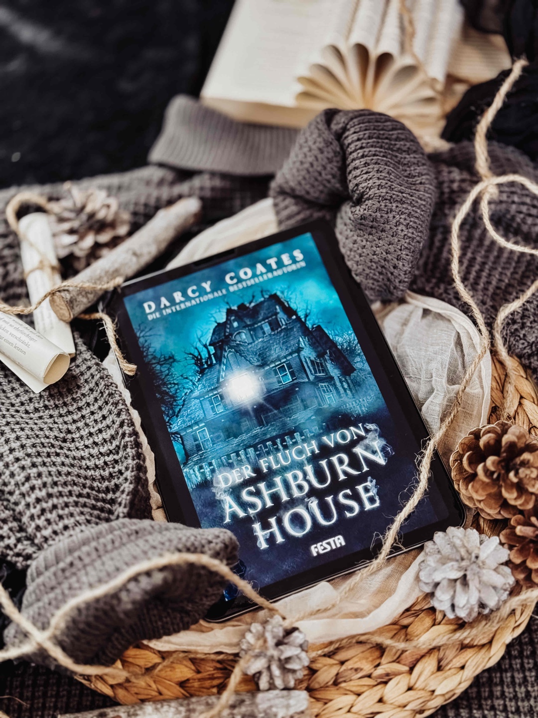𝑅𝑒𝑧𝑒𝑛𝑠𝑖𝑜𝑛: Der Fluch von Ashburn House 4,5/𝟓 ⭐️
