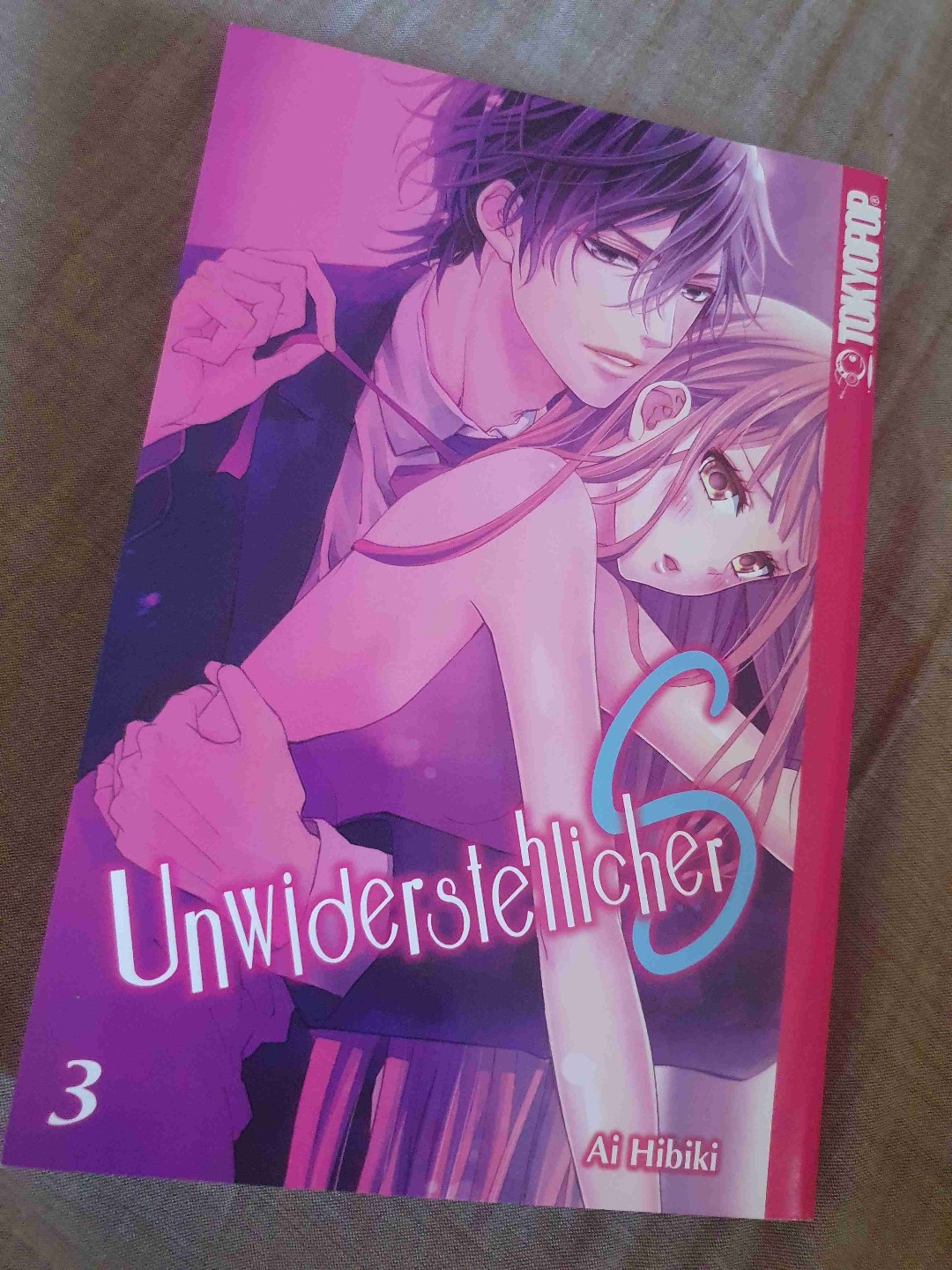 Super schöne Fortsetzung. Finde nach wie vor dass der Butler und Miku super zusammen passen würden. Besonders wie er sie immer beschützt und ansieht. Vielleicht kommen sie ja noch zusammen. Lass mich überraschen.
Freu mich schon auf den nächsten Band. 😊