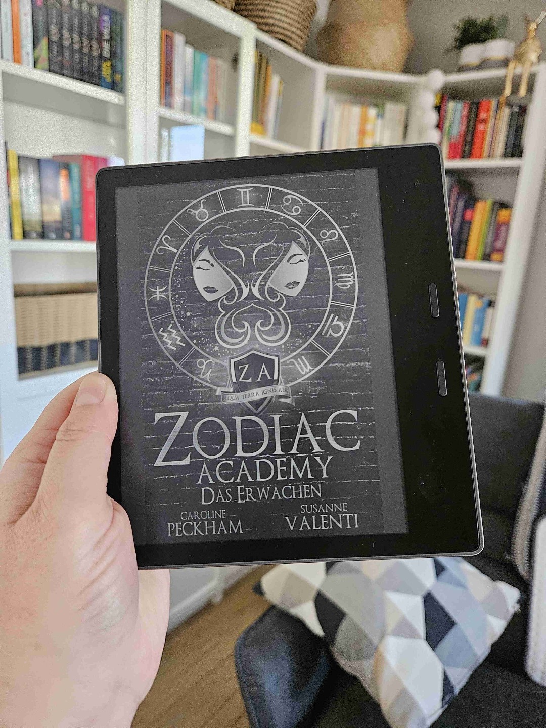Anfangs nicht begeistert, später ein Pageturner 🐲🌛🌊🔥