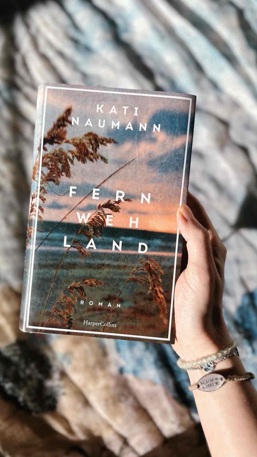 Große Leseempfehlung für alle, die gerne in Gedanken - oder auch in der Realität - um die Welt reisen, nebenbei in die Geschichte eintauchen und inspirierende, spannende Charaktere durchs Leben begleiten möchten.
