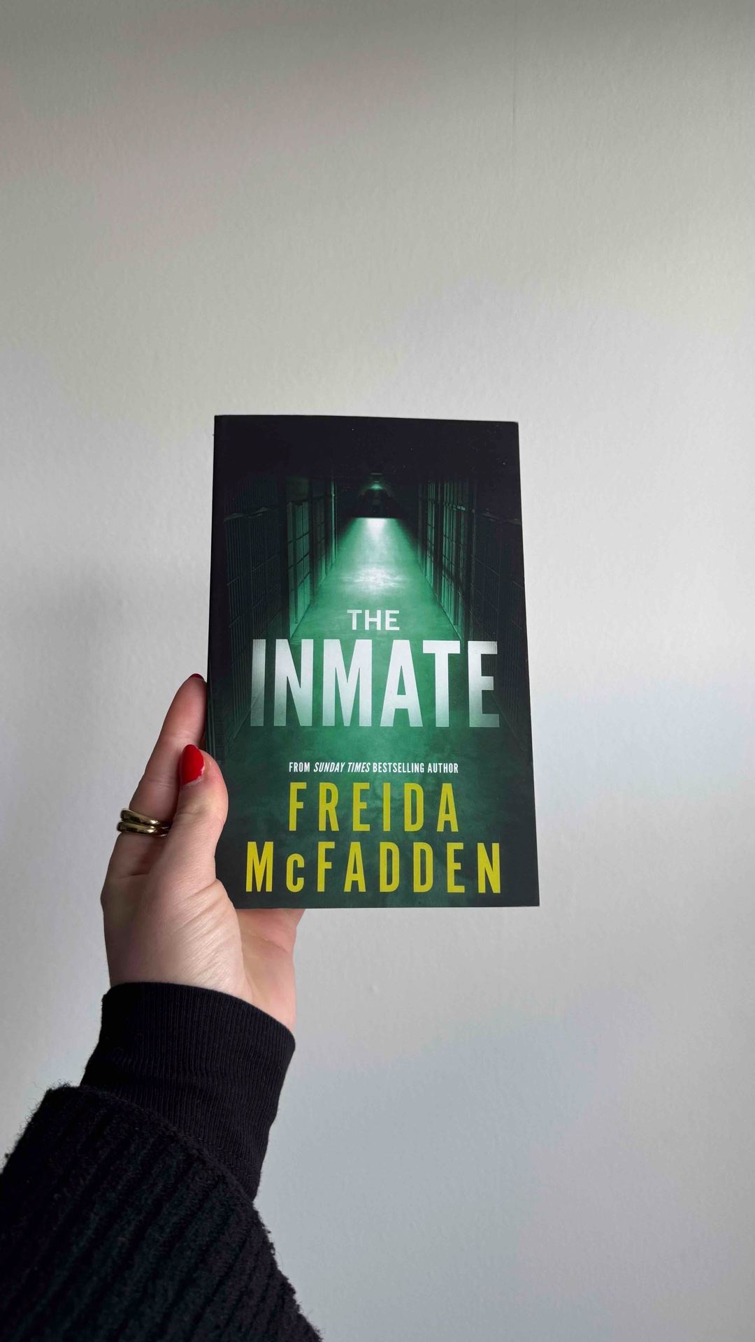 Freida McFadden endlich hab ich dich mal wiedererkannt. 👀