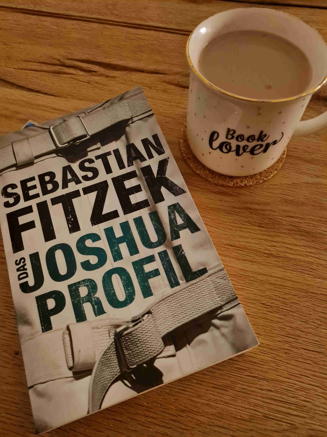 "Ich weiß, dass Sie sich strafbar machen werden. Joshua kennt Sie besser, als Sie sich selbst." ~S. 23