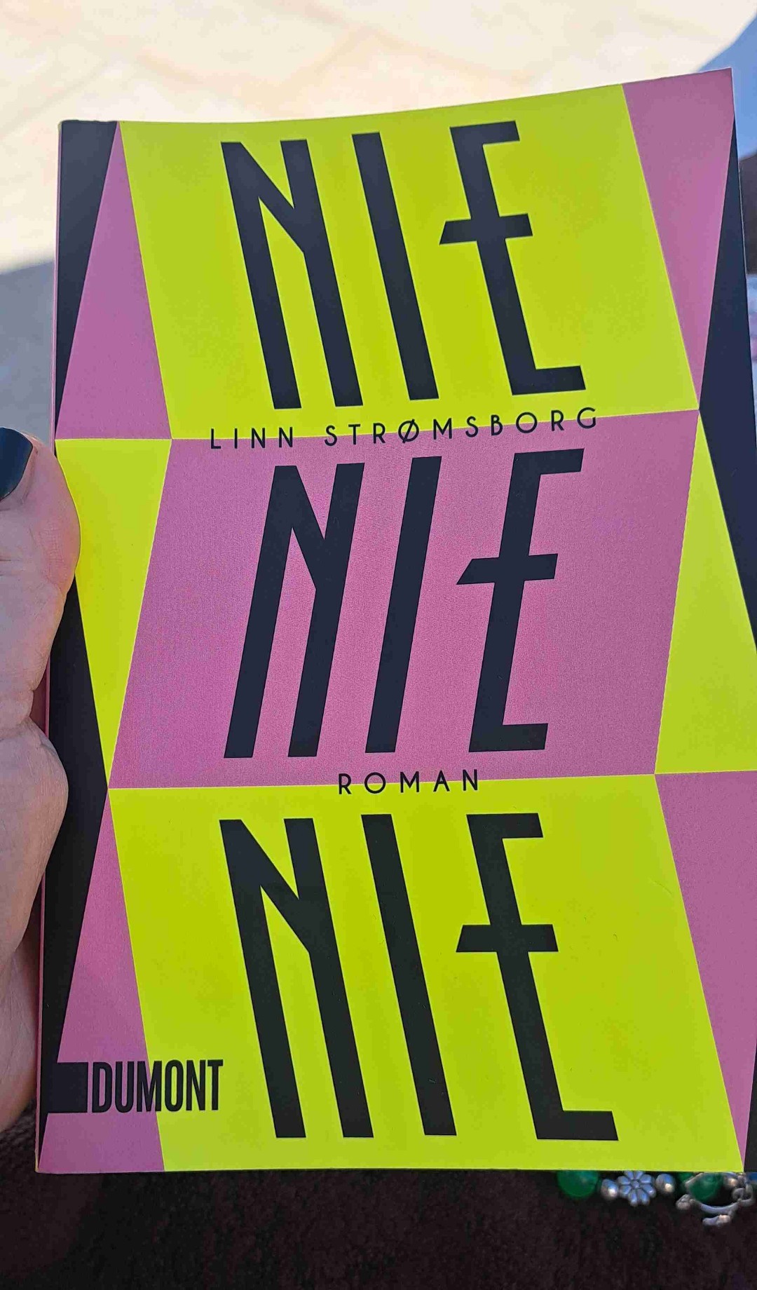 Tolles Buch über den nicht vorhandenen Kinderwunsch und wie Frauen gerne eingeredet wird, "dass das schon noch kommt".
