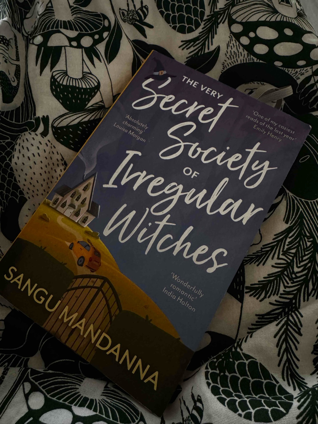I didn’t expect to love this so much🥹 super fun and magical read✨