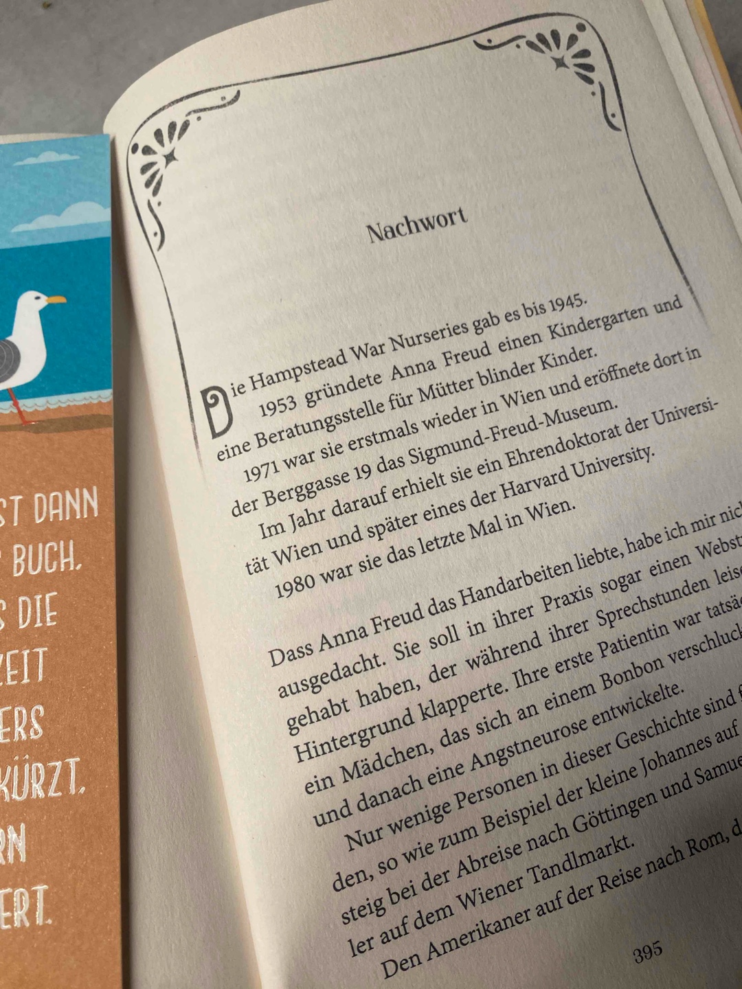 Historischer Roman über die Anna Freud, Wegebereiterin der Psychoanalyse bei Kindern, Freundin, Emigrantin, Tochter und Pflegerin Sigmund Freud - tolle, unterhaltsame Lektüre trotz großer Themen