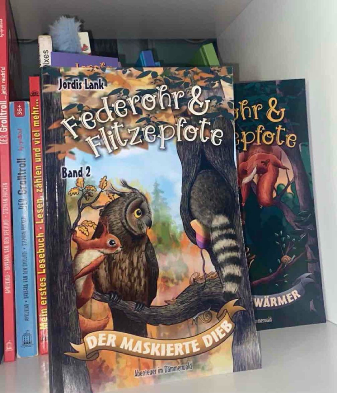 Sehr kinderfreundlich und liebenswert. Ein neues Abenteuer von Federohr und Flitzepfote.