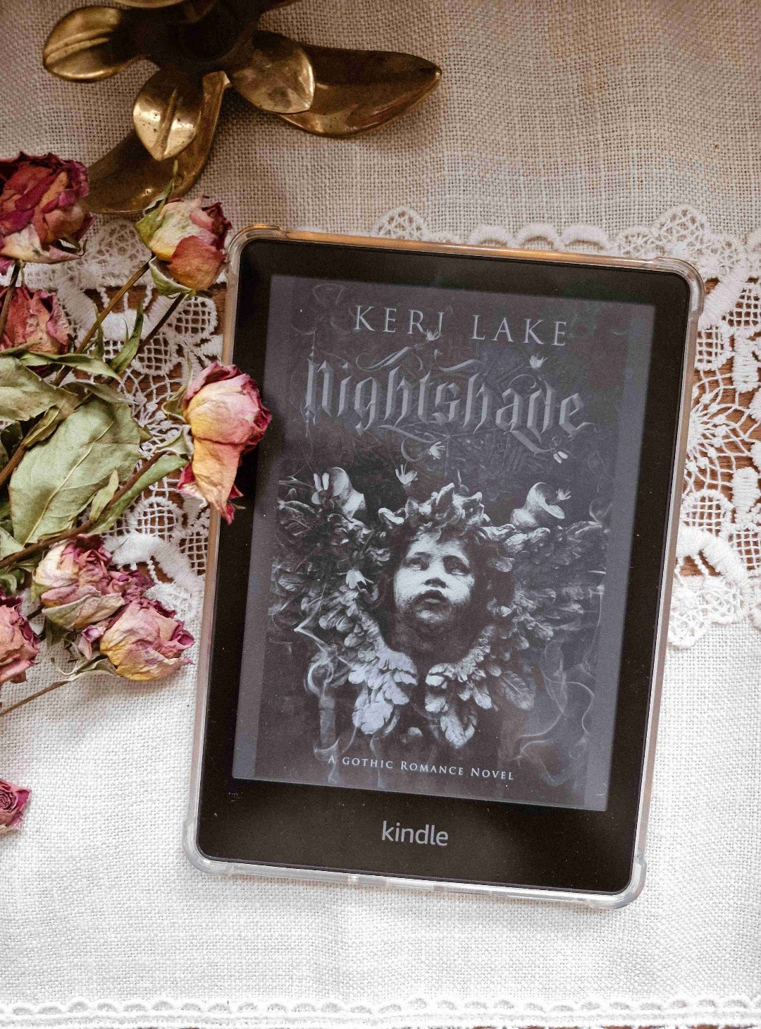 paranormal, gothic romance, prophesied fates, parallel worlds, fallen angels 🖤