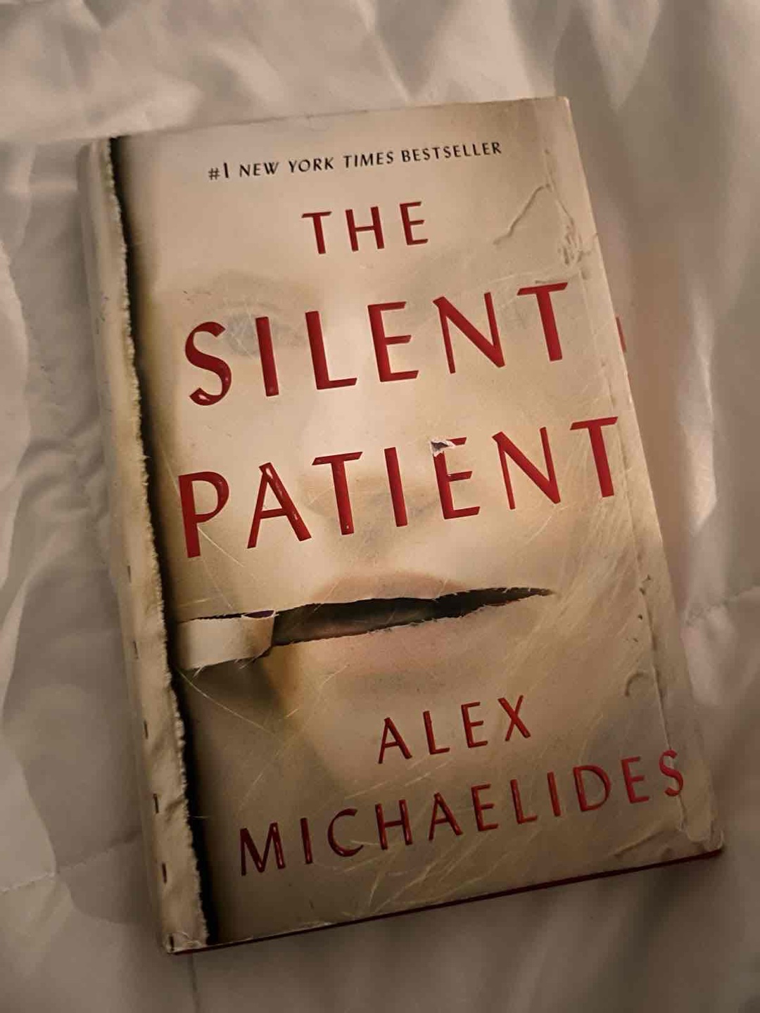 Alicia is put into a psychiatric hospital following the death of her husband who she killed and never spoke another word again. She was a famous painter and seemed to have it all. A psychotherapist named Theo is on a mission to help her and make her speak again. Spoilers ahead in my review!!!!!!