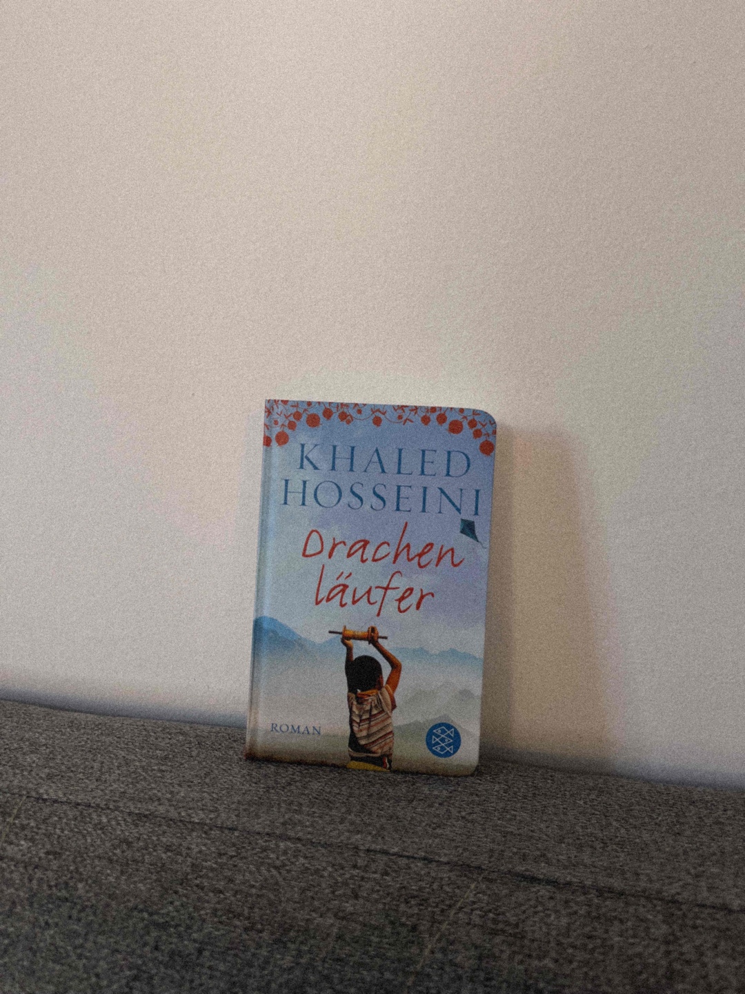 Ich glaube, das beste Buch, was ich in meinem ganzen Leben gelesen habe! Zwischen Verzweiflung, Hoffnung, Trauer, Begeisterung - allen Emotionen eigentlich, die es gibt.