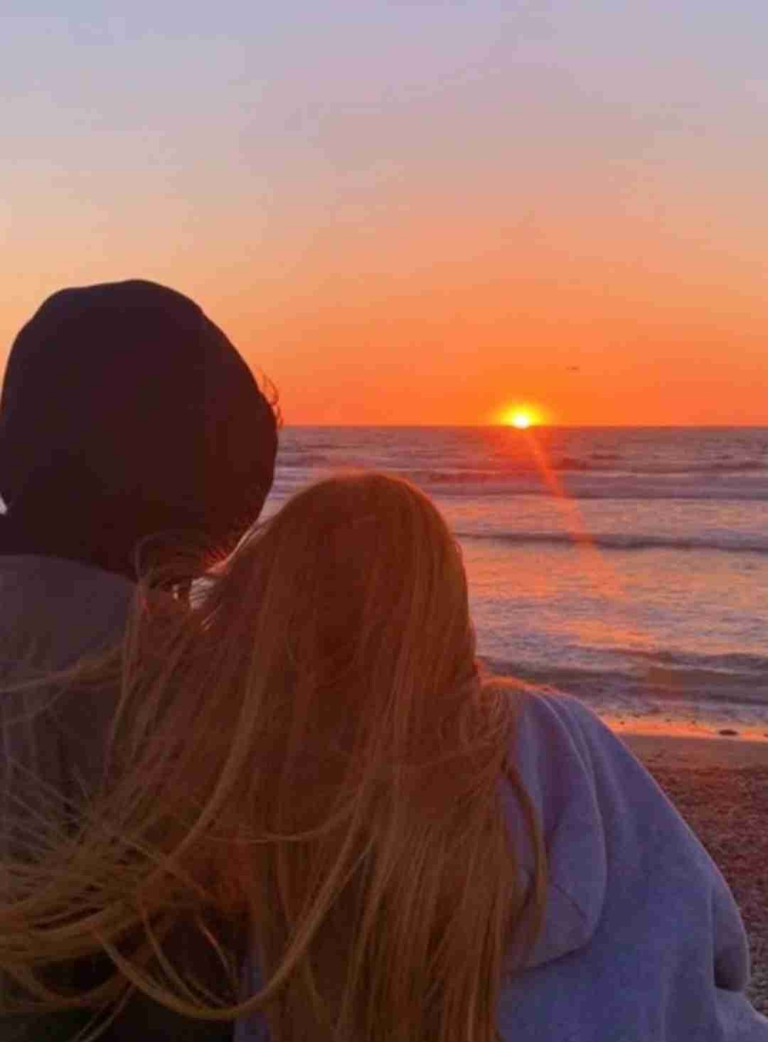 "Man verbringt so viel Zeit im Leben mit Warten und merkt dabei gar nicht, wie wertvoll die Augenblicke sind, die einem direkt vor der Nase liegen🥹🧡."