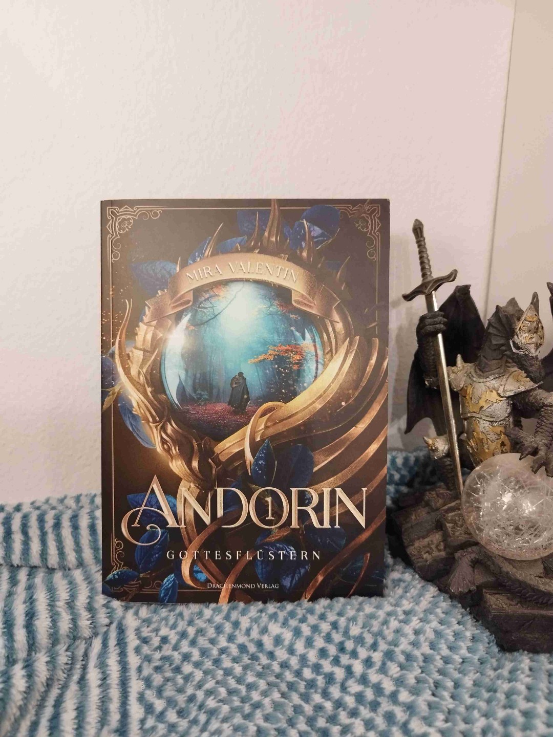 Ich hatte ins erste Buch am Anfang einen holprigen start, aber dann entwickelte sich die Geschichte und der Lesefluss war sehr angenehm.