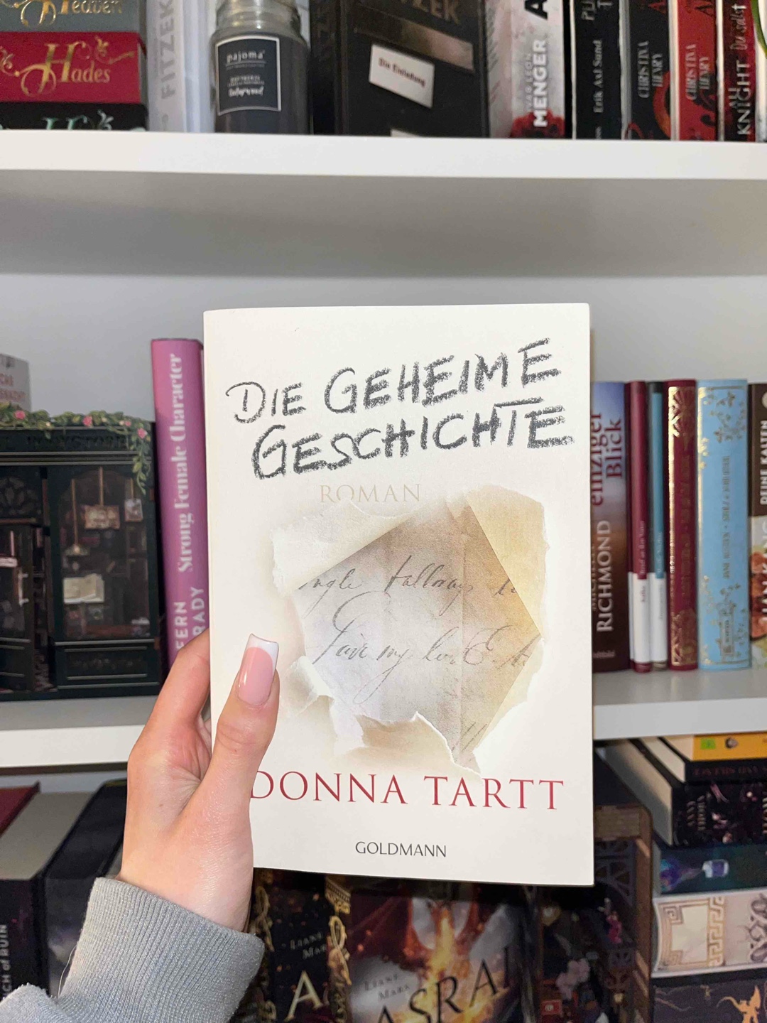 „Fünf College-Studenten begehen einen Mord. Ihre Tat bleibt unentdeckt, doch das wahre Grauen steht ihnen erst noch bevor“