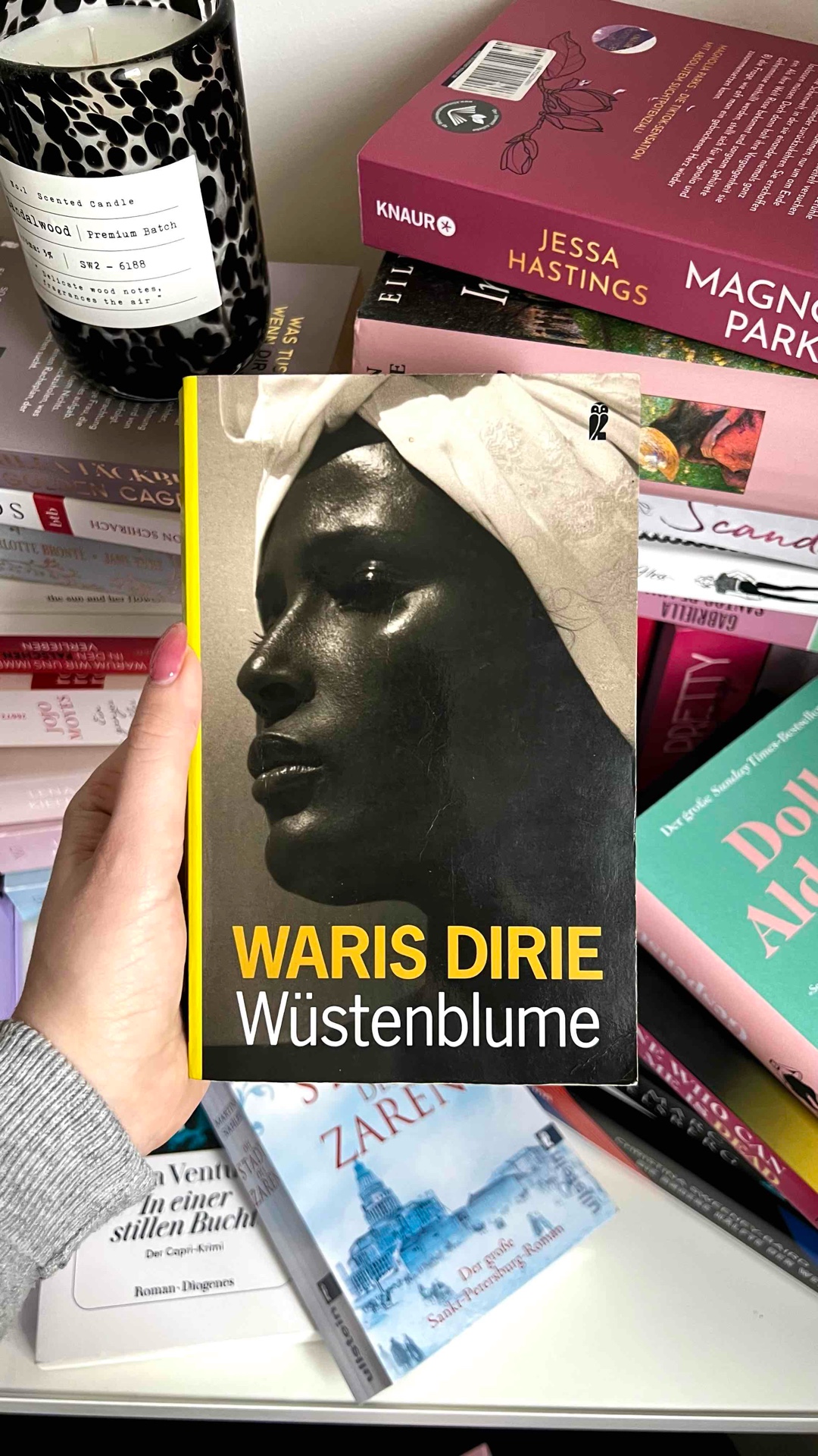 Waris’ Leben als Nomadin in der Wüste Somalias ist so fernab meiner eigenen Lebensrealität, dass ich teilweise kaum glauben konnte, was ich da las.