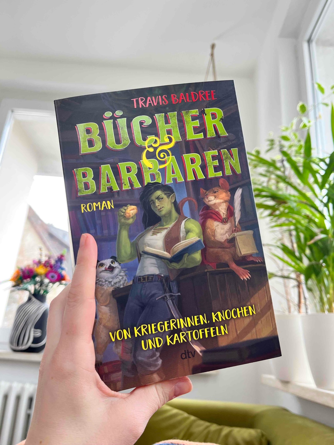 Wundervolles Buch, dass einen in eine warme Fantasy-Welt entführt und in einen gemütlichen Buchladen in Murk einlädt.