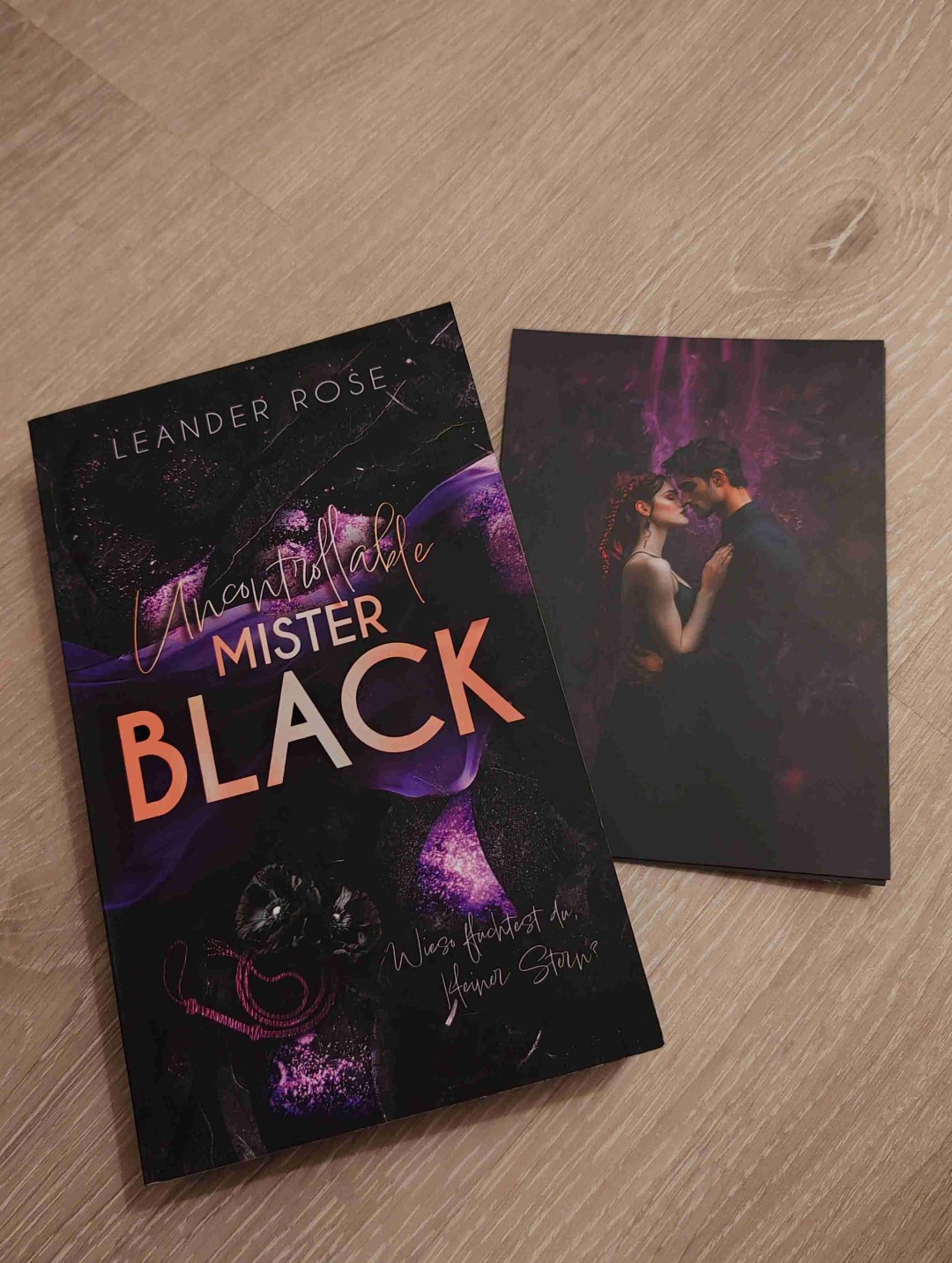 Ich mags! Ein schönes Snack Buch für zwischendurch mit BDSM Vibes, mit wenig Spice - dafür (in meinen Augen) erwachener Kommunikation und erwachsenem Verhalten! Bin gespannt auf Band 4 😊
