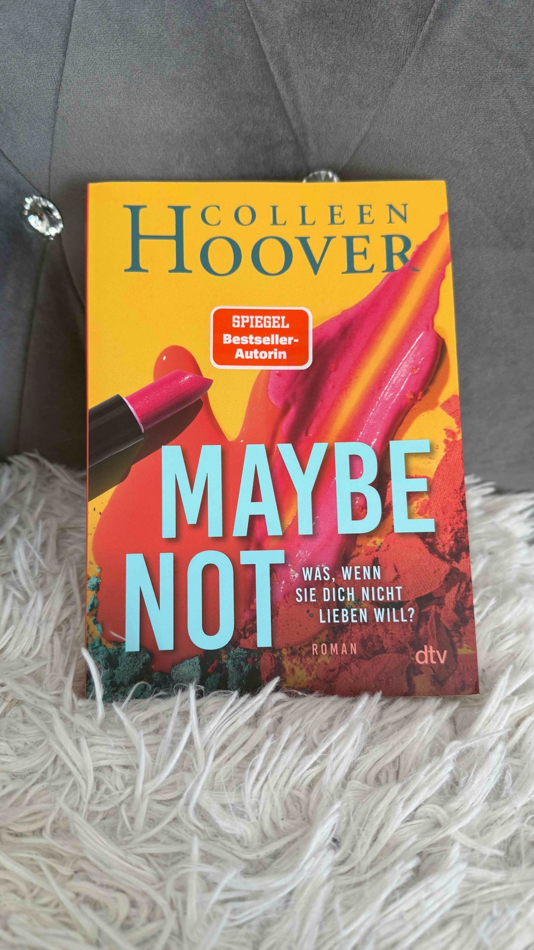 Süße Story, hat mir gut gefallen die Geschichte von Warren und Bridget nochmal genauer zu erfahren. Finde trotzdem dass es auch gereicht hätte, hätte man ihre Story im ersten Teil etwas näher erläutert. 🥰