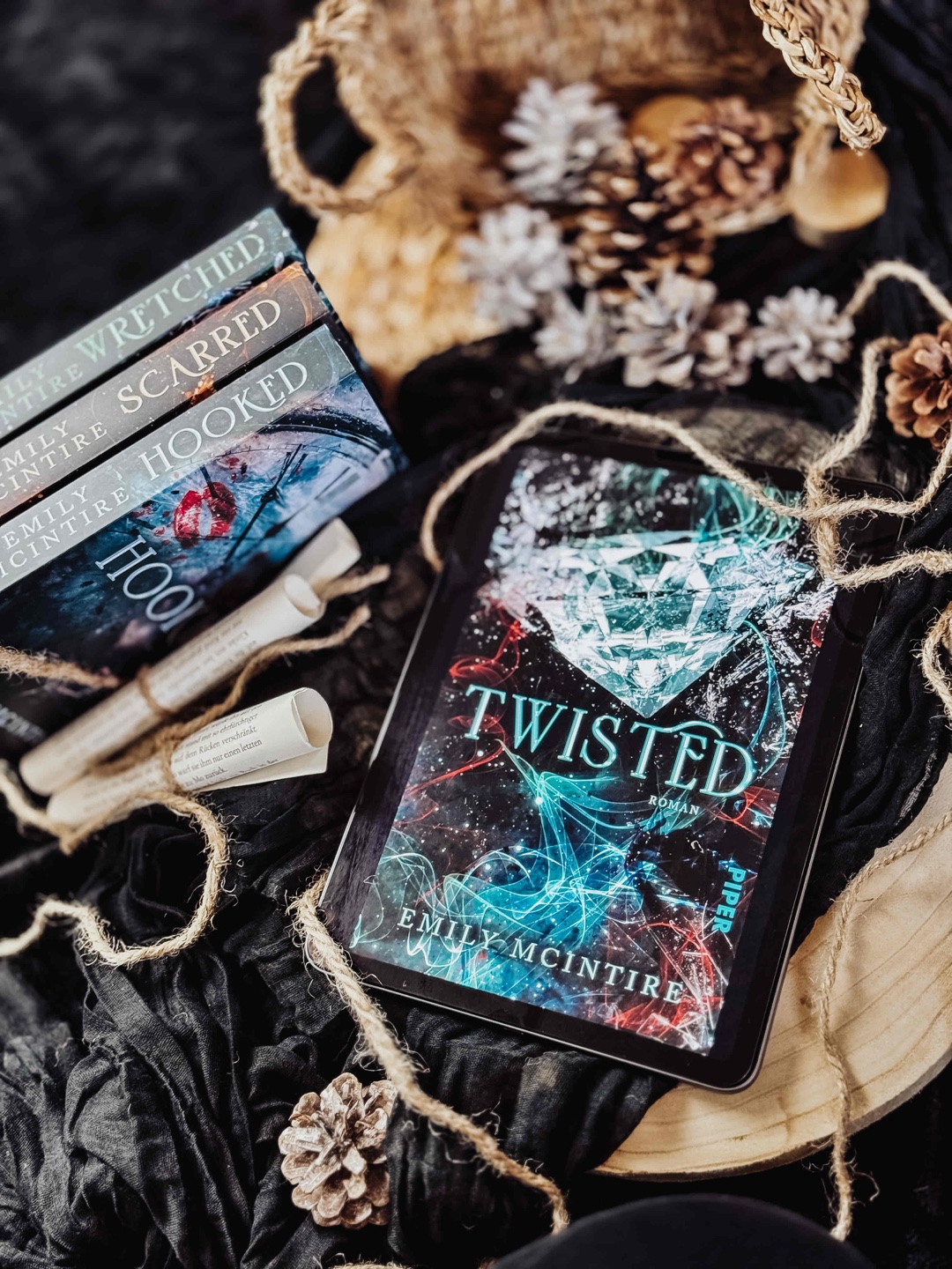 𝑅𝑒𝑧𝑒𝑛𝑠𝑖𝑜𝑛: Twisted 4/𝟓 ⭐️