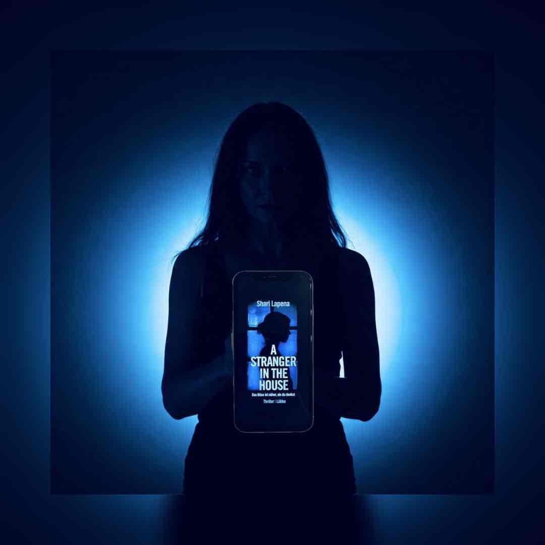 🏠🔫👩🏻 „A Stranger in the House“ von Shari Lapena 👩🏻🔫🏠