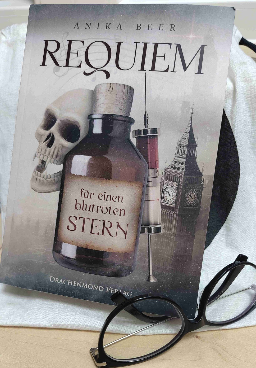 Richtig gutes Buch, leider ist das Ende dann ein bisschen schwach ausgefallen.