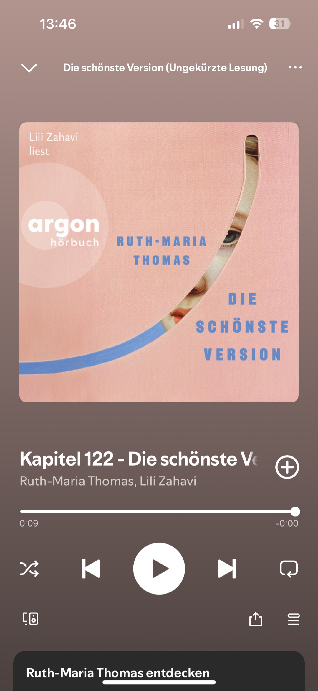 „Weißt du, warum ich in Wahrheit immer Kondome dabeihabe? (…)
Falls ich mal vergewaltigt werde, kann ich den Vergewaltiger immer noch anbetteln, dass er ein Kondom nimmt."