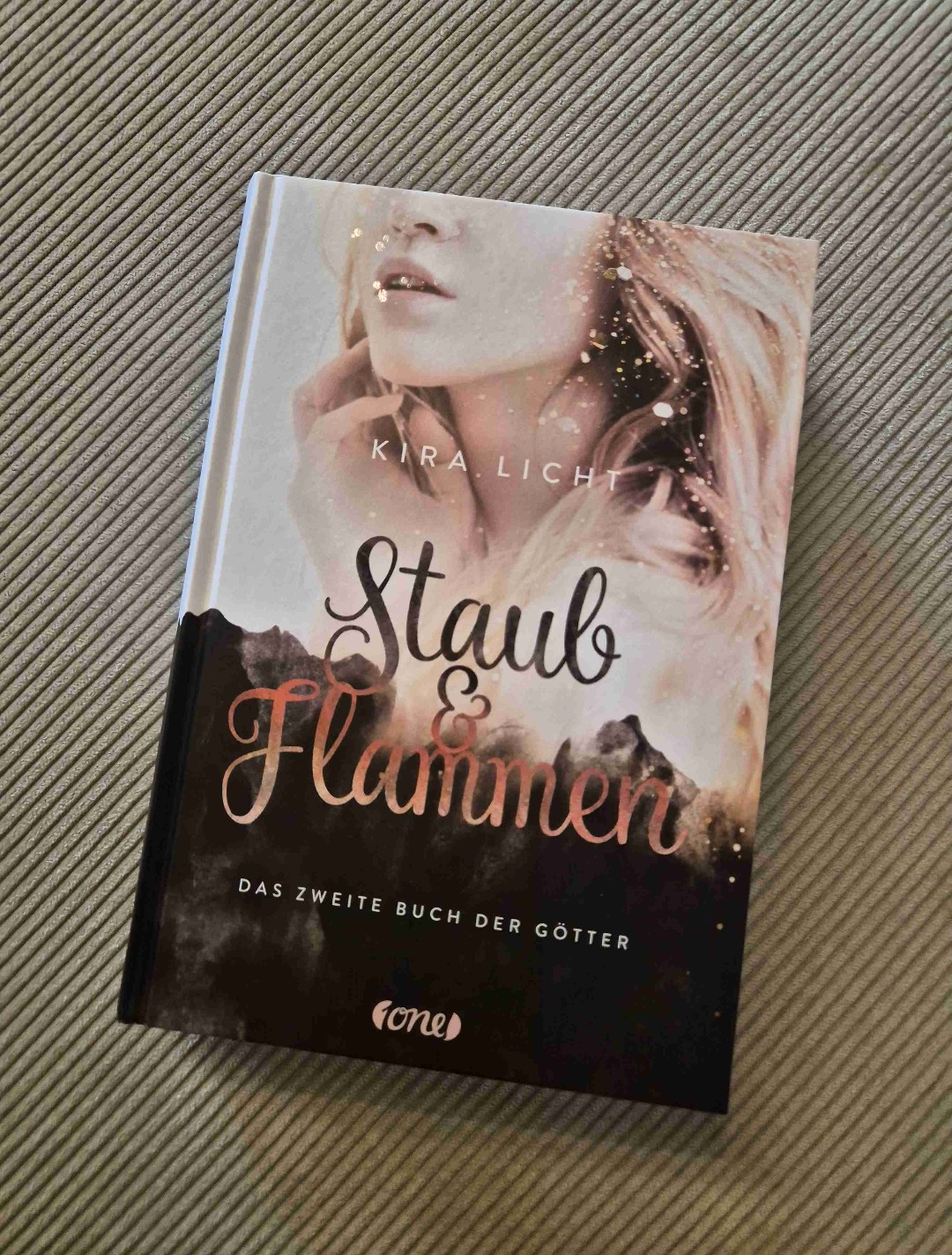 Tolle Story mit sehr tollen Charakteren.🩶🧡