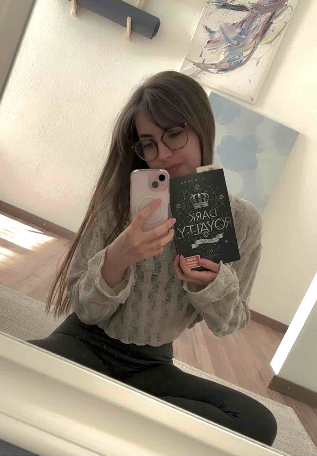 spannend, heiß, tolle Wendungen 🖤🌶️👑
"Ich bin nicht wie er. Ich nehme mir, was ich brauche, er bekommt, was er will. ..."