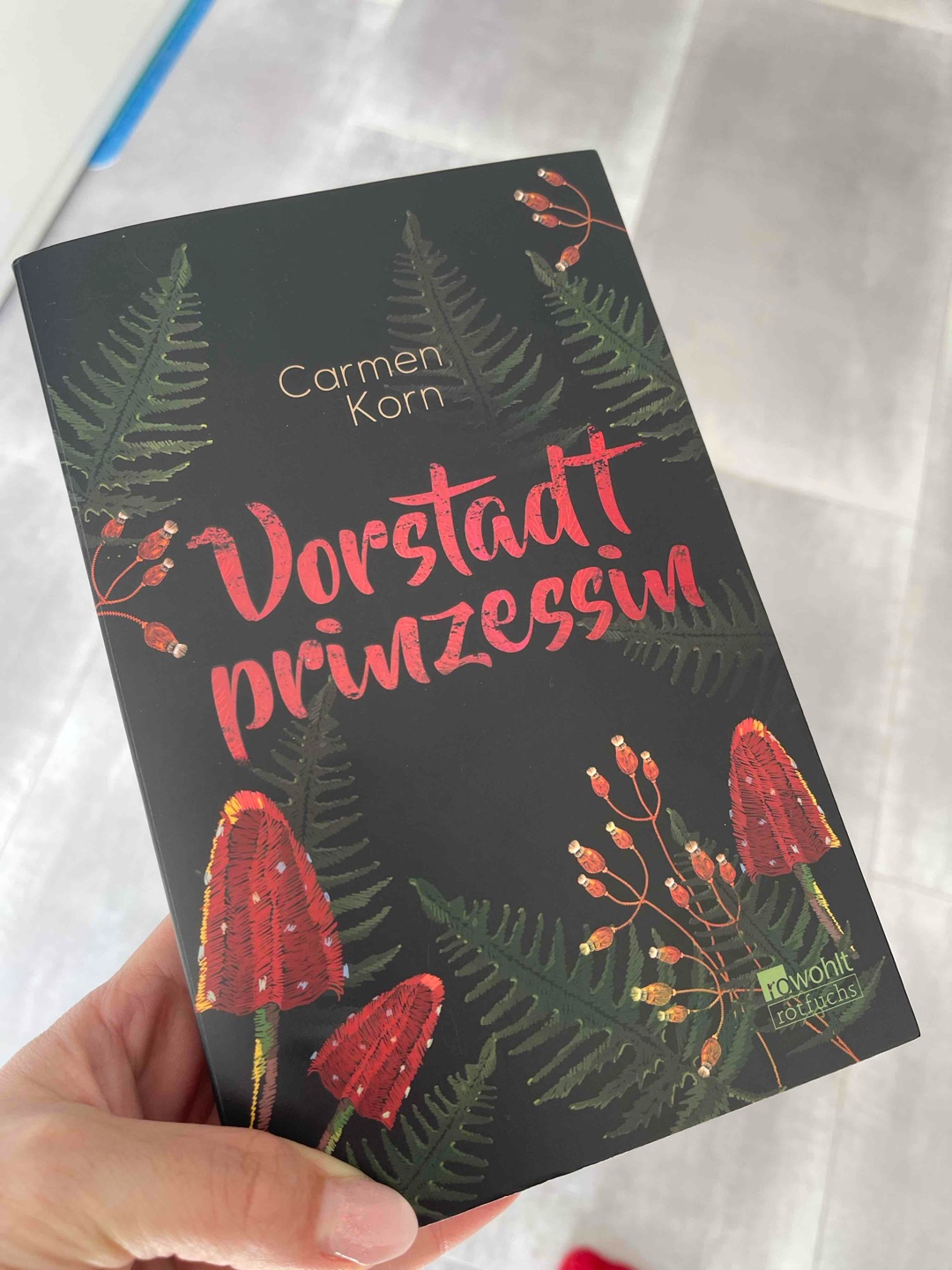 Nicht wirklich spannend geschrieben man entwickelt keinen Bezug zu den Hauptcharakteren und am Ende bleibt die ein oder andere Frage ungeklärt ….