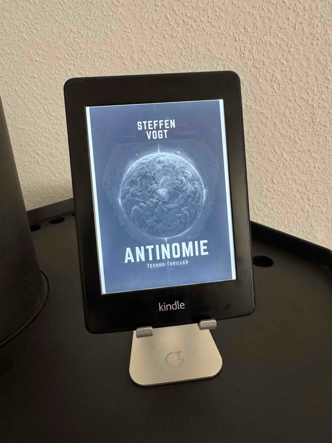 Kein Techno Thriller aber gute Spannung 