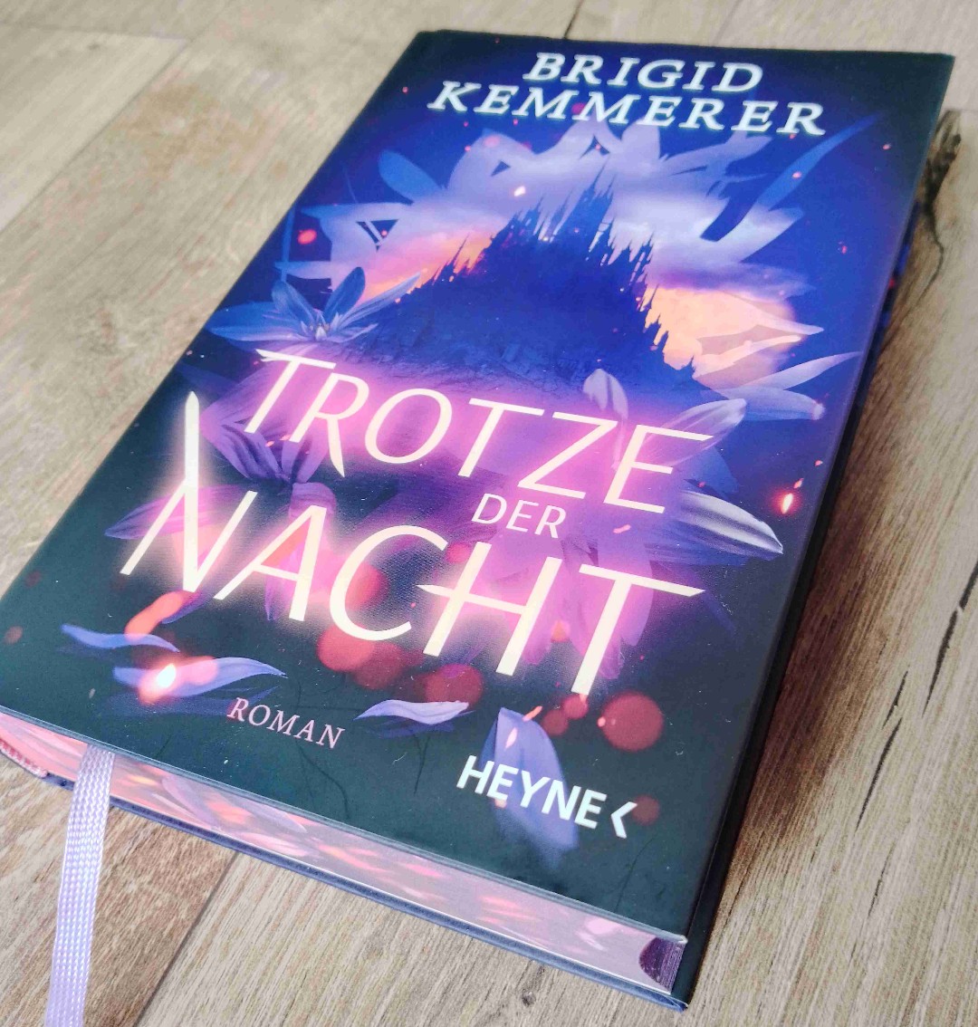 Eine wunderbare Geschichte!
Ich habe das Buch als Schmuck Ausgabe schon eine ganze Weile bei mir liegen und jetzt endlich gelesen.