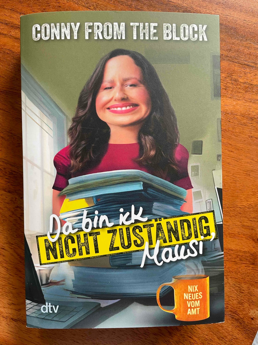 Zwischen Aktenwahnsinn und Kaffeeküche – endlich fühl ich mich verstanden!
