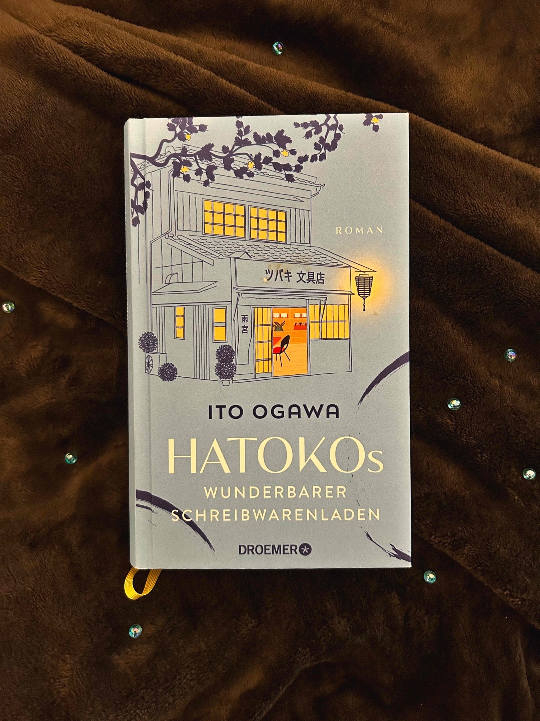 Ein Buch für die Seele, welches perfekt mit einer warmen Tasse Tee funktioniert.