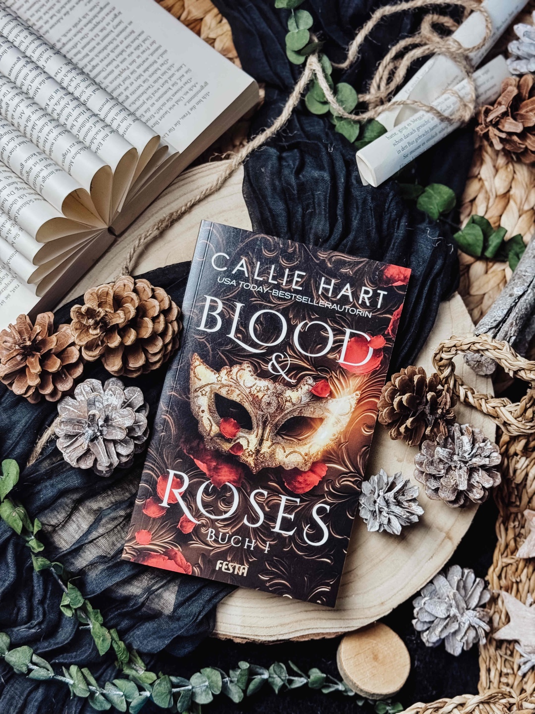 𝑅𝑒𝑧𝑒𝑛𝑠𝑖𝑜𝑛: Blood & Roses 4,5/𝟓 ⭐️