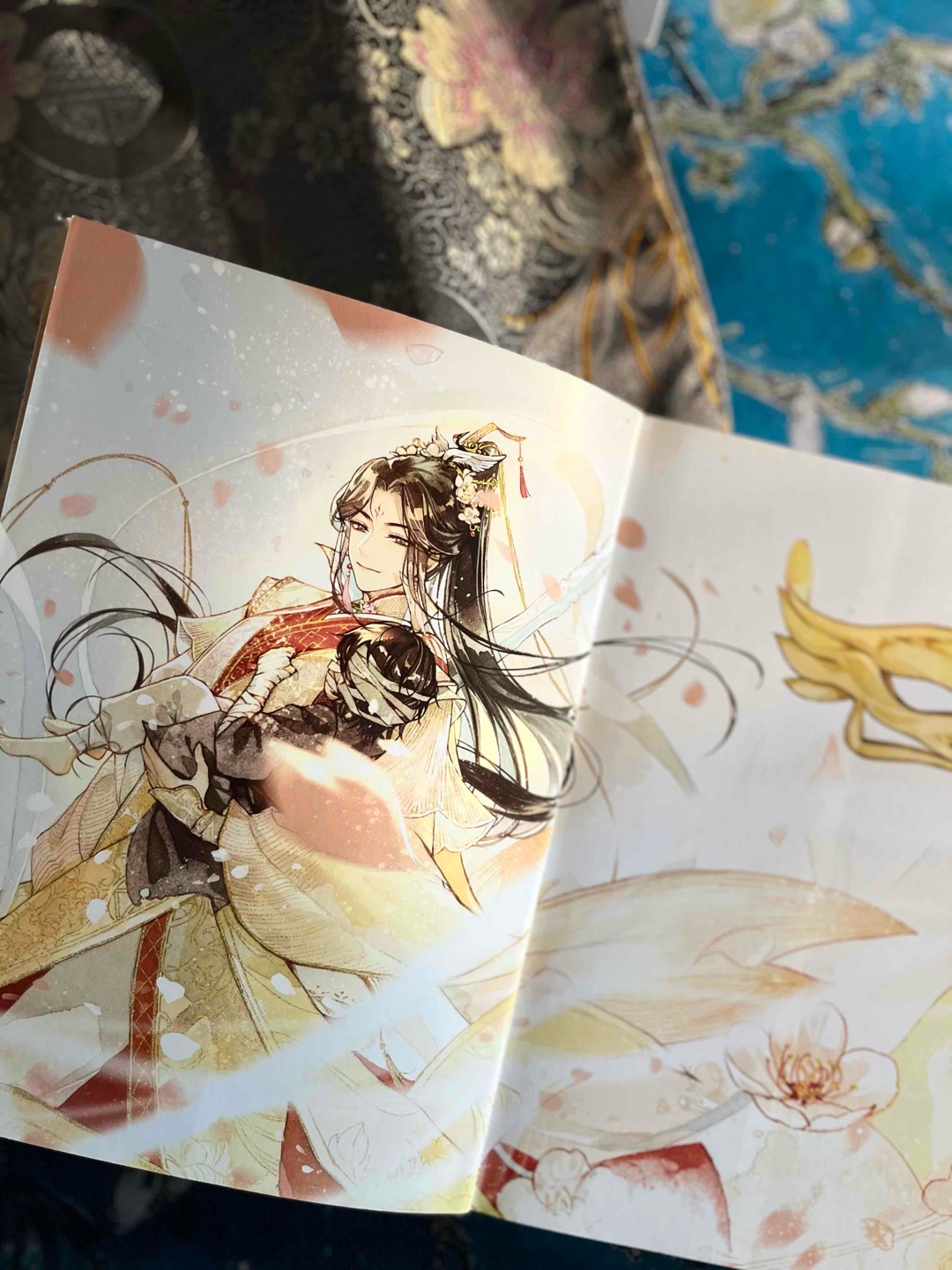 “But to some, the very existence of a certain person in this world is in itself hope.” - Best Man Hua Cheng 😍