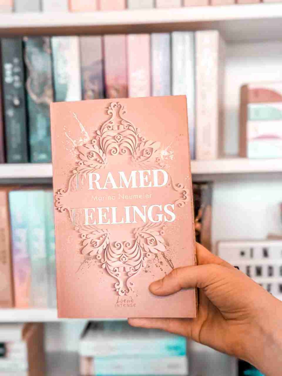 »𝐖𝐞𝐢𝐥 𝐞𝐫 𝐠𝐞𝐧𝐚𝐮 𝐝𝐚𝐬 𝐭𝐮𝐭, 𝐰𝐚𝐬 𝐞𝐫 𝐦𝐢𝐫 𝐯𝐞𝐫𝐬𝐩𝐫𝐨𝐜𝐡𝐞𝐧 𝐡𝐚𝐭: 𝐚𝐧 𝐦𝐞𝐢𝐧𝐞𝐫 𝐒𝐞𝐢𝐭𝐞 𝐳𝐮 𝐬𝐭𝐞𝐡𝐞𝐧 𝐮𝐧𝐝 𝐦𝐢𝐫 𝐝𝐚𝐬 𝐒𝐜𝐡𝐰𝐞𝐫𝐭 𝐳𝐮 𝐫𝐞𝐢𝐜𝐡𝐞𝐧, 𝐮𝐦 𝐦𝐞𝐢𝐧𝐞 𝐢𝐧𝐧𝐞𝐫𝐞𝐧 𝐃𝐚𝐞𝐦𝐨𝐧𝐞𝐧 𝐳𝐮 𝐛𝐞𝐤𝐚𝐞𝐦𝐩𝐟𝐞𝐧.«
