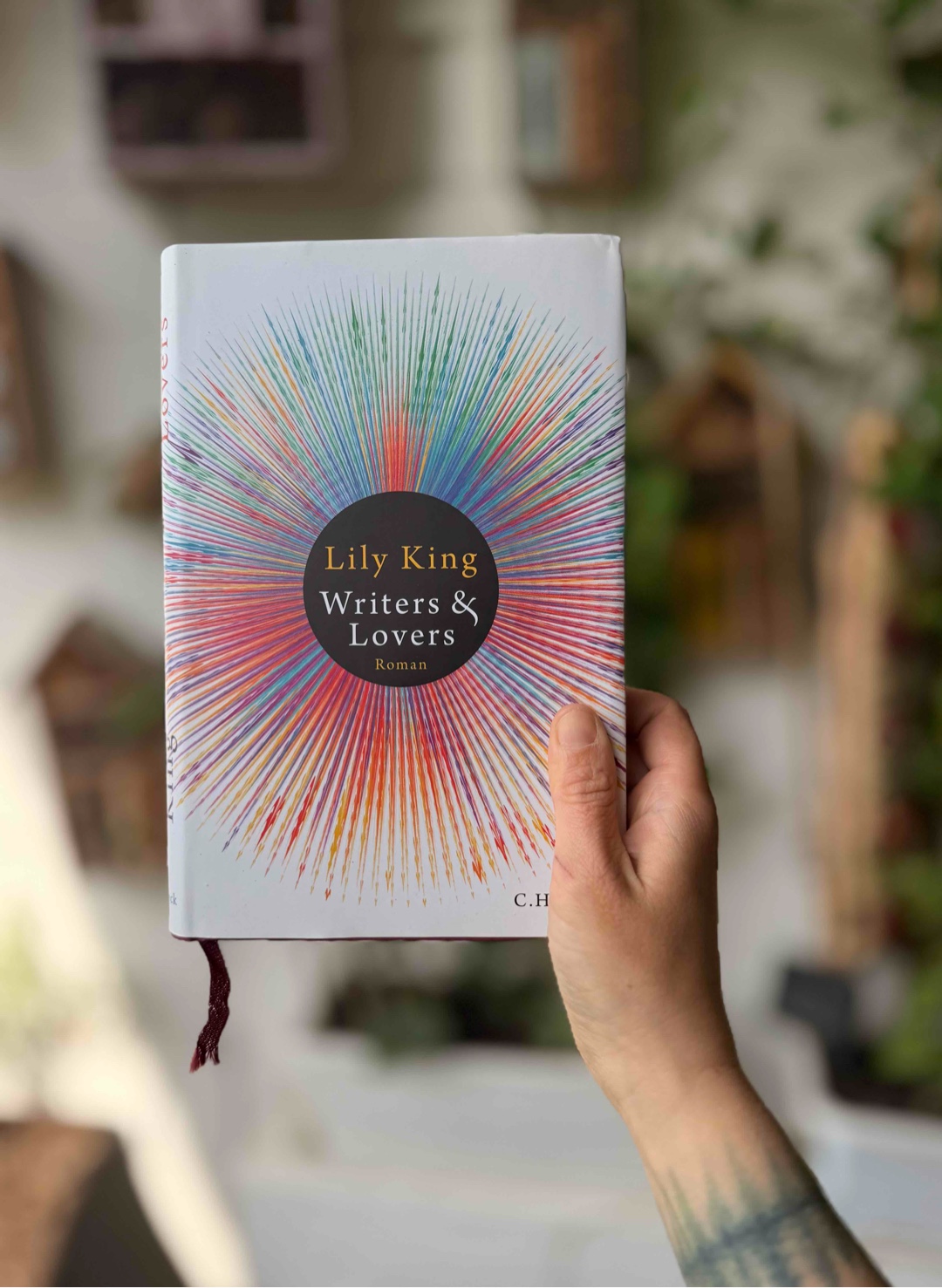 „Mit jemandem die Liebe zu einem Buch zu teilen, stiftet eine ganz eigene, beglückende Art der Verbundenheit.“