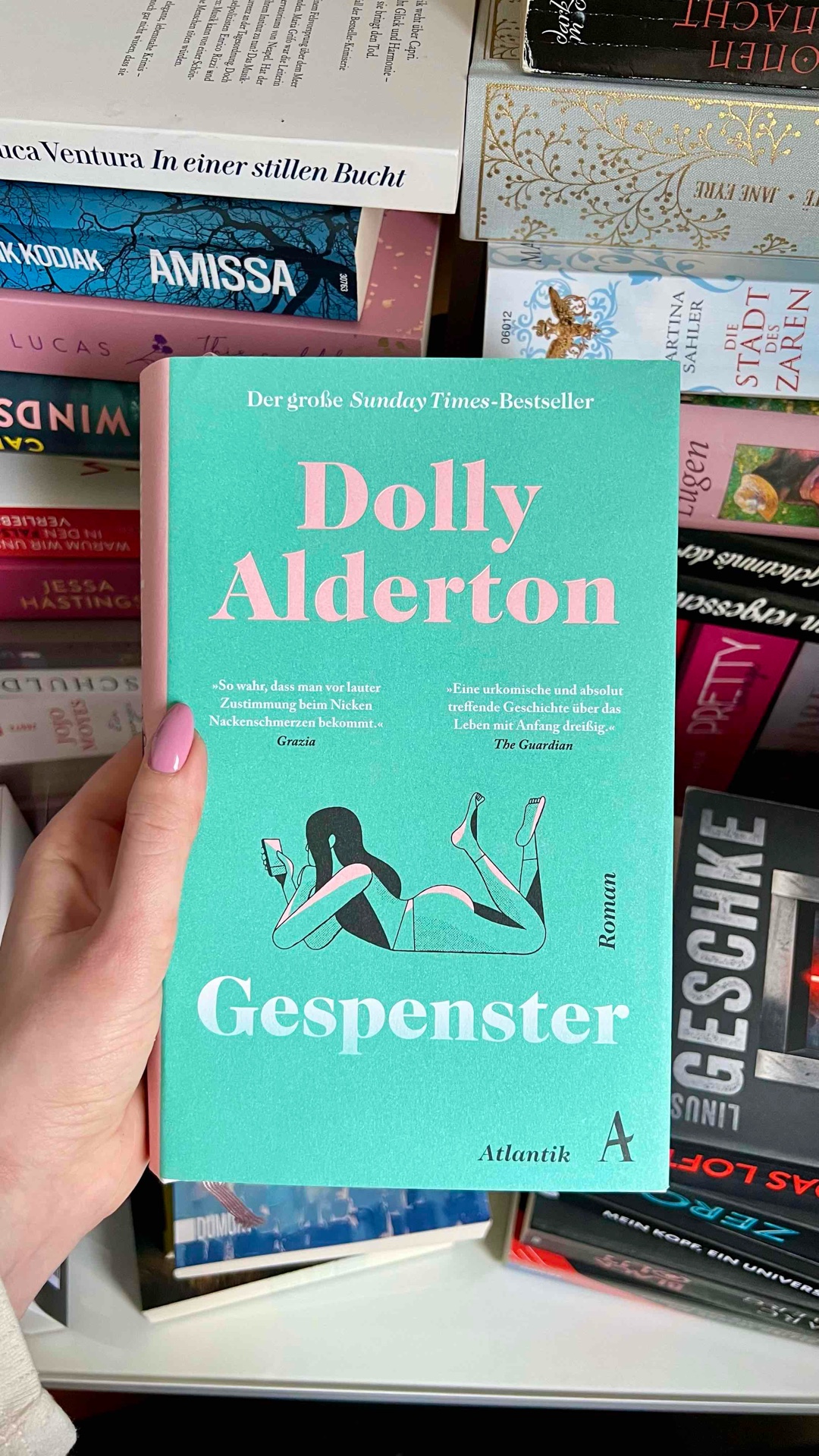 Dolly Alderton beschreibt in ihrem Roman „Gespenster“ das Leben einer Singlefrau Anfang 30.