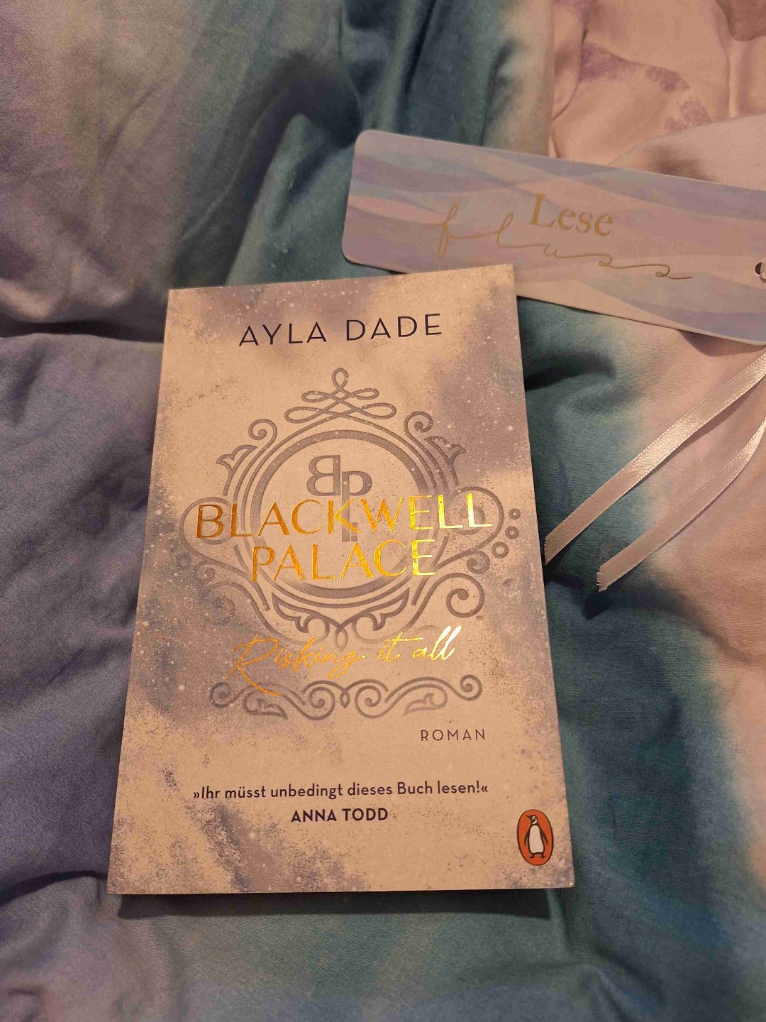 Ich liebe dieses Buch! Es zieht einen direkt in den Bann und man kommt nicht mehr weg! 🌼❄️
