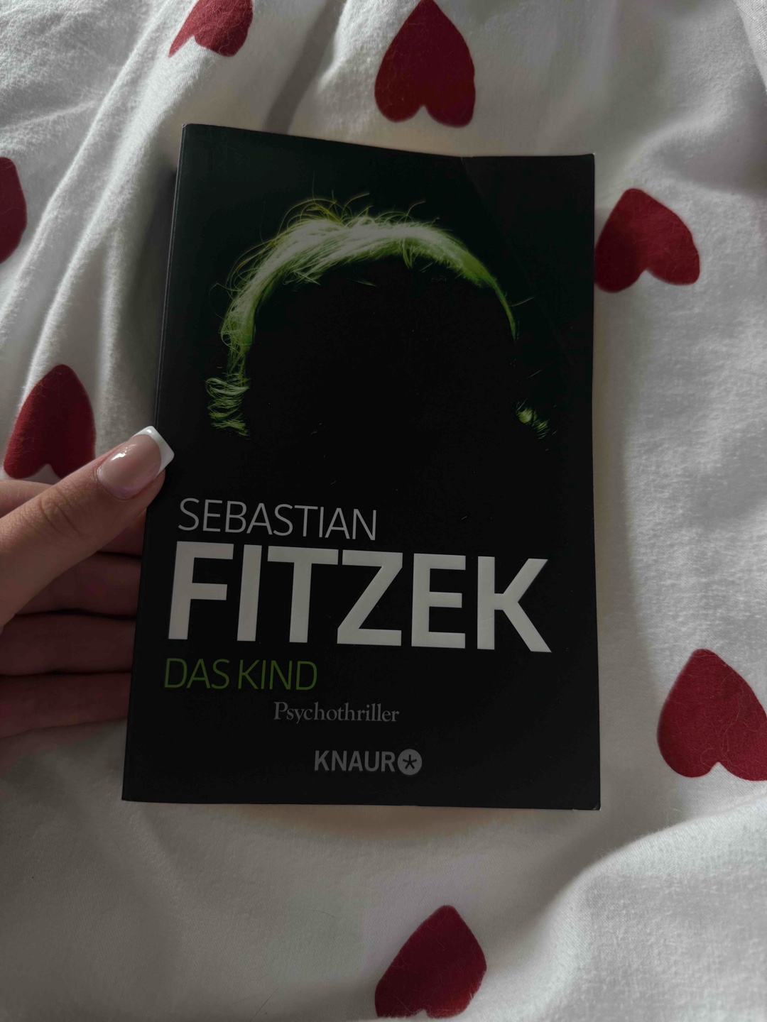 Für einen Fitzek nicht ganz so stark. Das Buch war schon spannend, hat sich aber für meinen Geschmack etwas in die Länge gezogen. Auch das Ende bin ich von Fitzek besser gewöhnt. Trotzdem ein solider Thriller. 👦🏼😳☠️