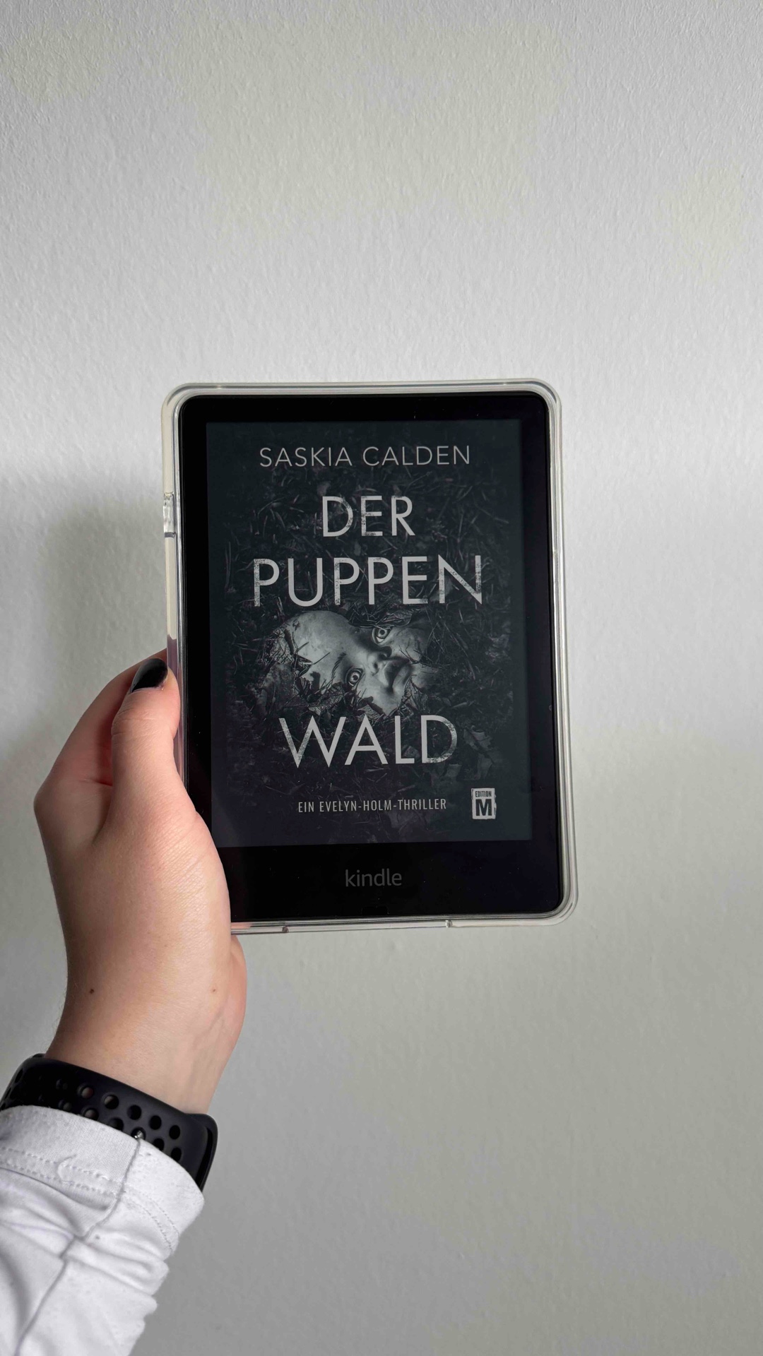 Creepy Cover mit creepy Idee. 🧸 