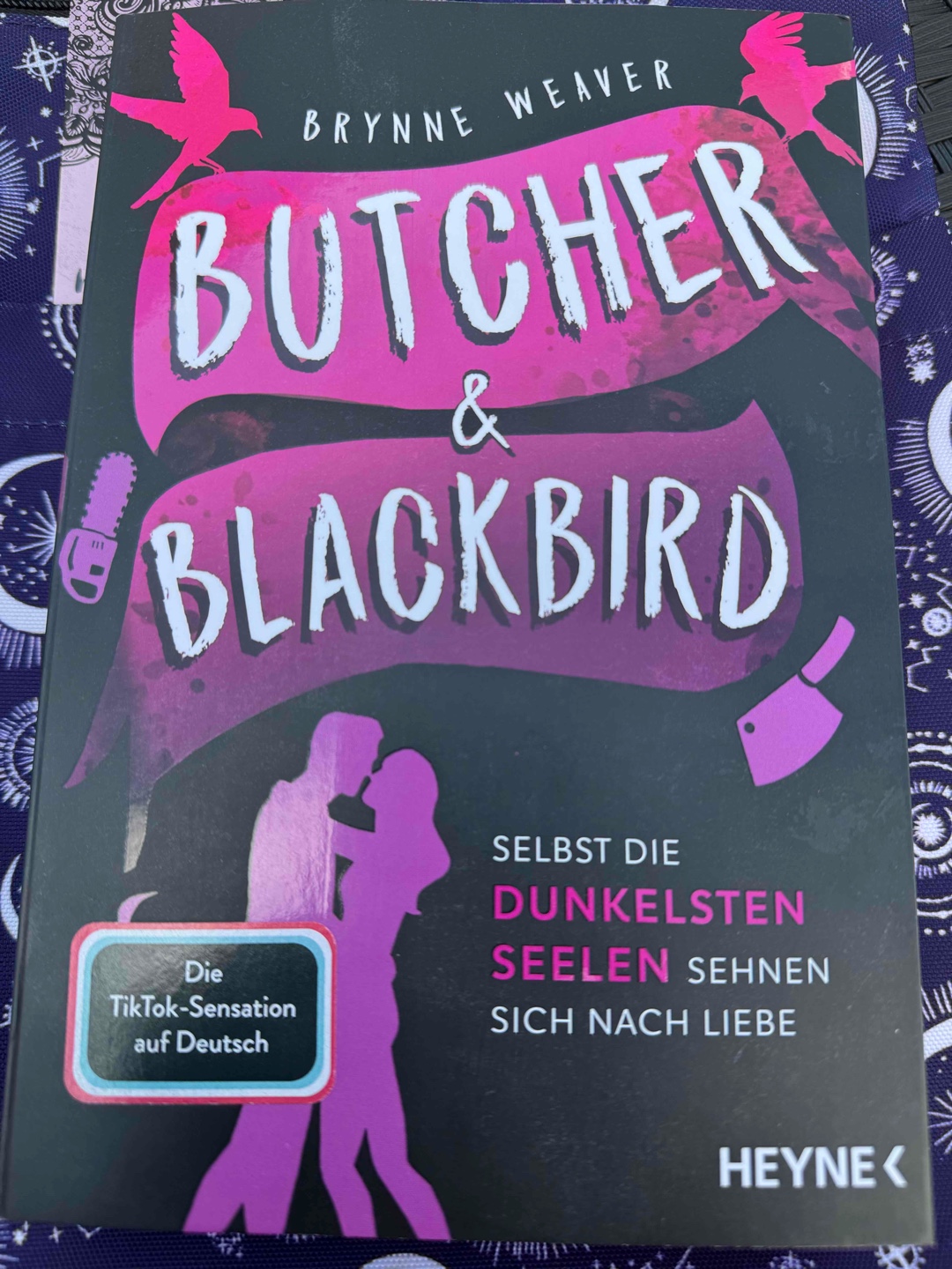 „Butcher & Blackbird“ 🐦⬛👀🔪🩸💘 Band 1
von Bryne Weaver
Eine Tolle Story für zwischendurch 😉