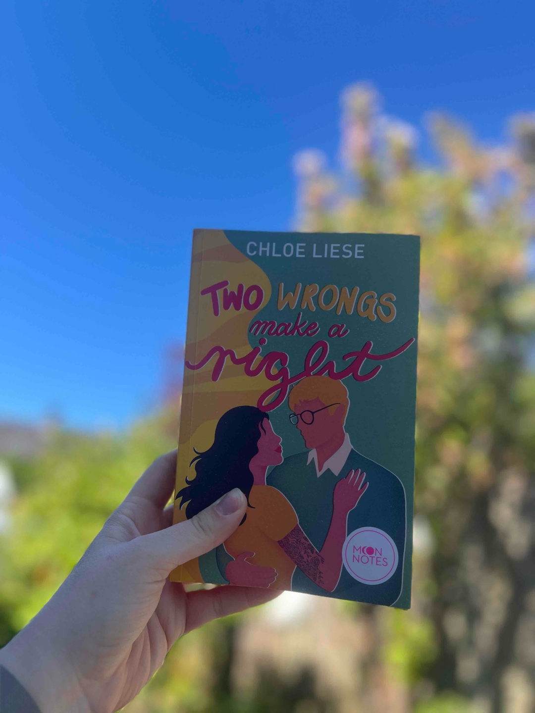 Eine echt süße Geschichte! Bea und Jamie wollen sich eigentlich rächen aber verlieben sich natürlich doch - einfach göttlich süß und super schön zu lesen! Kann es nur empfehlen! 🥰