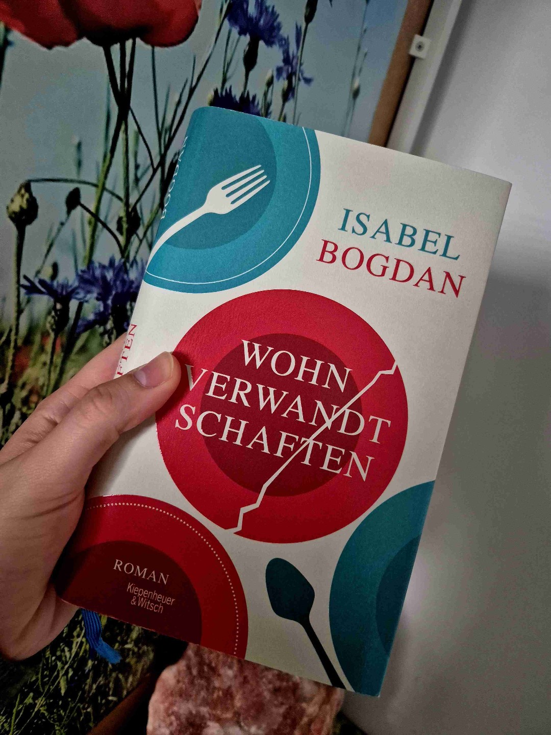Ein feines, spannendes Buch über eine besondere Wohngemeinschaft ✨️