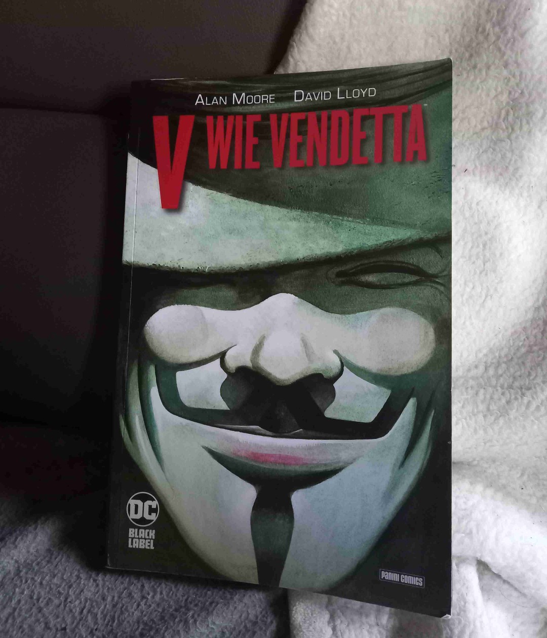 In solch heiklen, politischen und brisanten Zeiten ein durchaus spannendes und weiterhin aktuelles Buch, welches zum Nachdenken anregen kann.