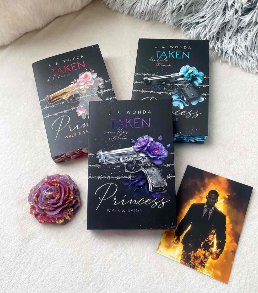 „Taken Princess - Mein Herz ist dein“ ist mein 7. Buch was ich von J. S. Wonda gelesen habe. Nach dem ich Bd. 1 innerhalb von 4 Tagen beendet habe. Ist Bd. 2 innerhalb von 24 Std. beendet. 

Ich hab die Szene in der Aquariumswelt geliebt! 
Die Anziehung der beiden ist einfach nicht zu übersehen❤️‍🔥❤️‍🔥❤️‍🔥❤️‍🔥❤️‍🔥

Spicy: 10/10🌶️🌶️🌶️