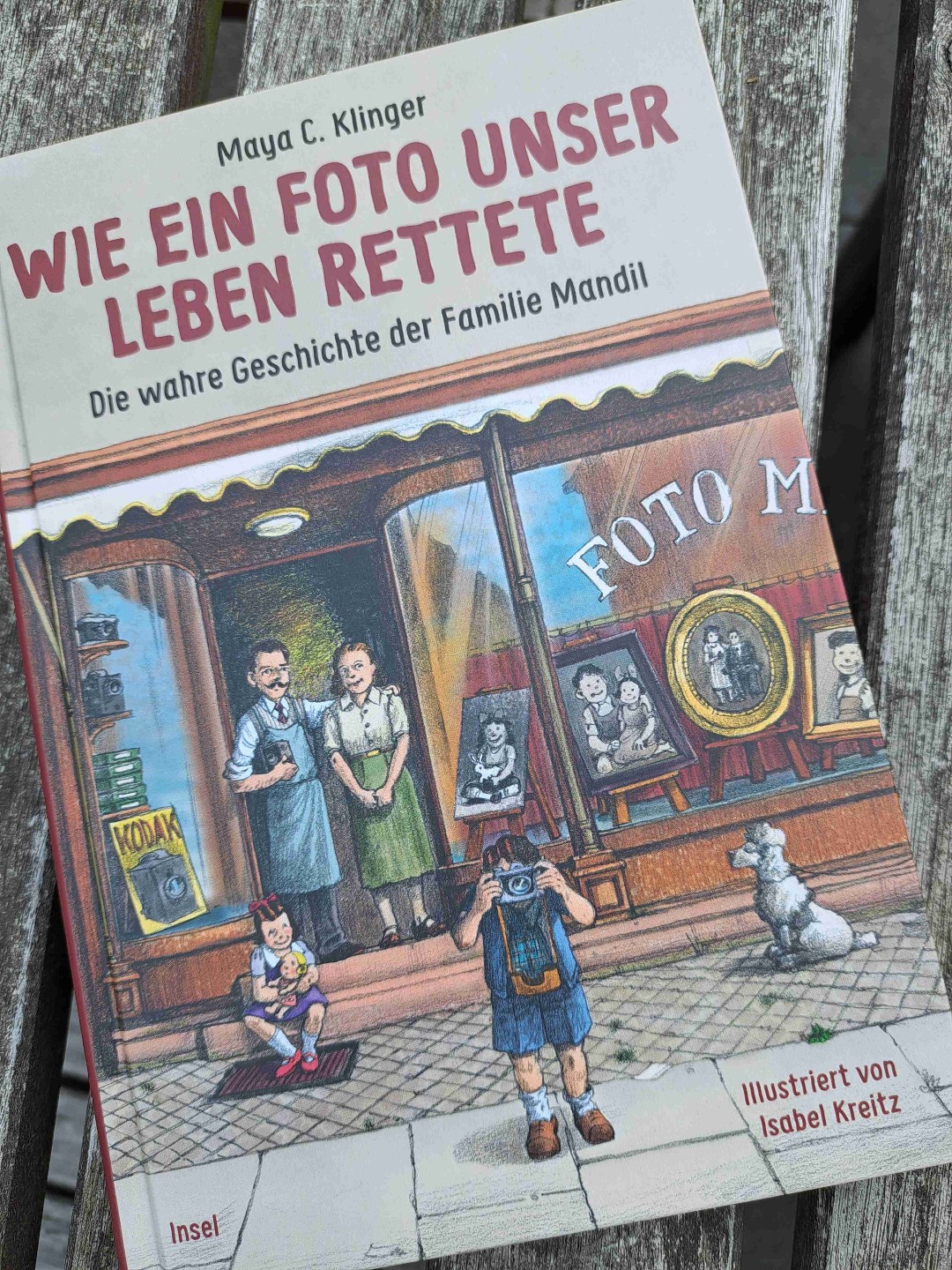 Berührend und kindgerecht erzählt für alle ab dem Grundschulalter - die Rettung einer jüdischen Familie
