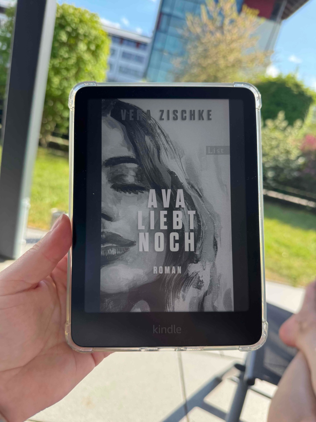Ava liebt noch – Vera Zischke über das Muttersein und das Weitermachen