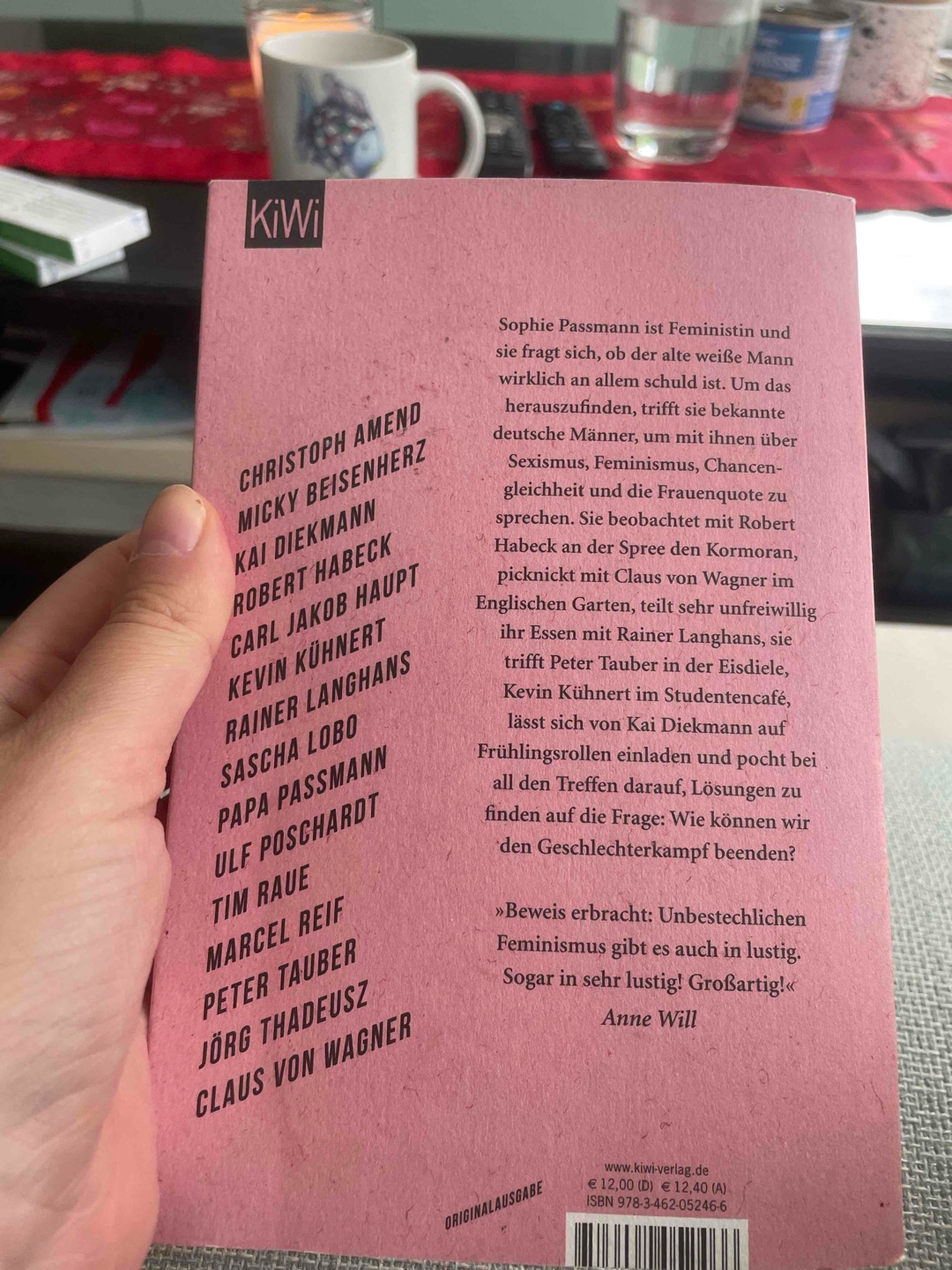 Sophie Passmann ist einfach mein Roman Empire. Ich mochte auch dieses frühe Buch von ihr. Erstaunlich das sie einige der Männer nicht einfach angeschrien hat.