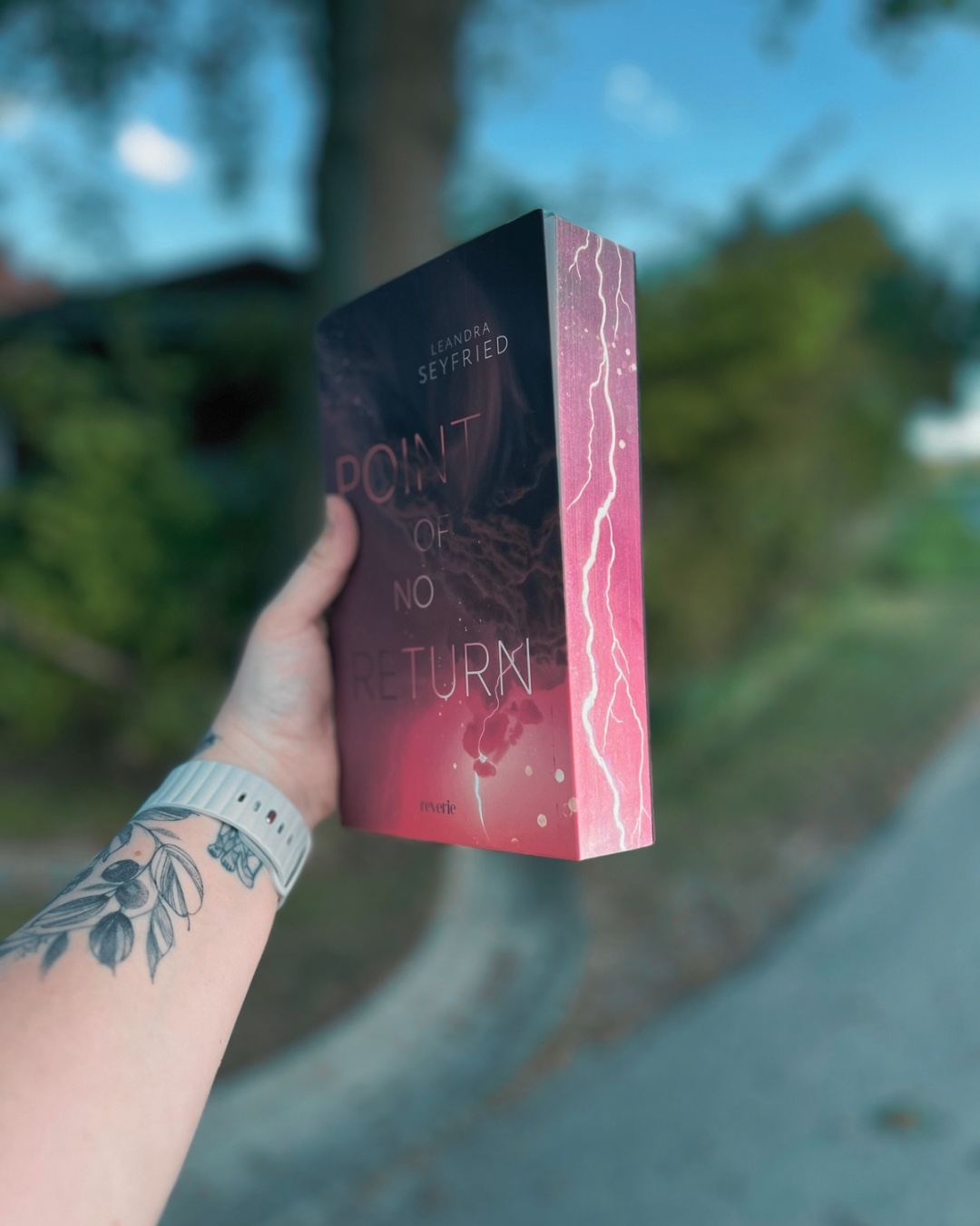 ℛ𝑒𝓏𝑒𝓃𝓈𝒾𝑜𝓃✨