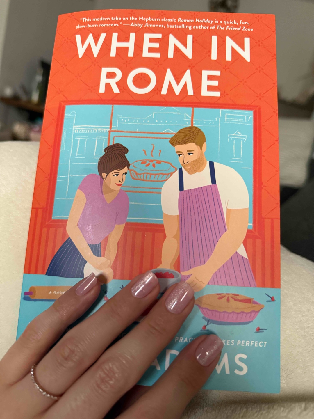 Schöner Auftakt der Reihe, hat sehr Spaß gemacht, es zu lesen. Die Charaktere sind toll, egal ob Haupt- oder Nebenfiguren. Auch die Kulisse wird toll beschrieben, habe mich direkt wohlgefühlt in Rome, Kentucky.