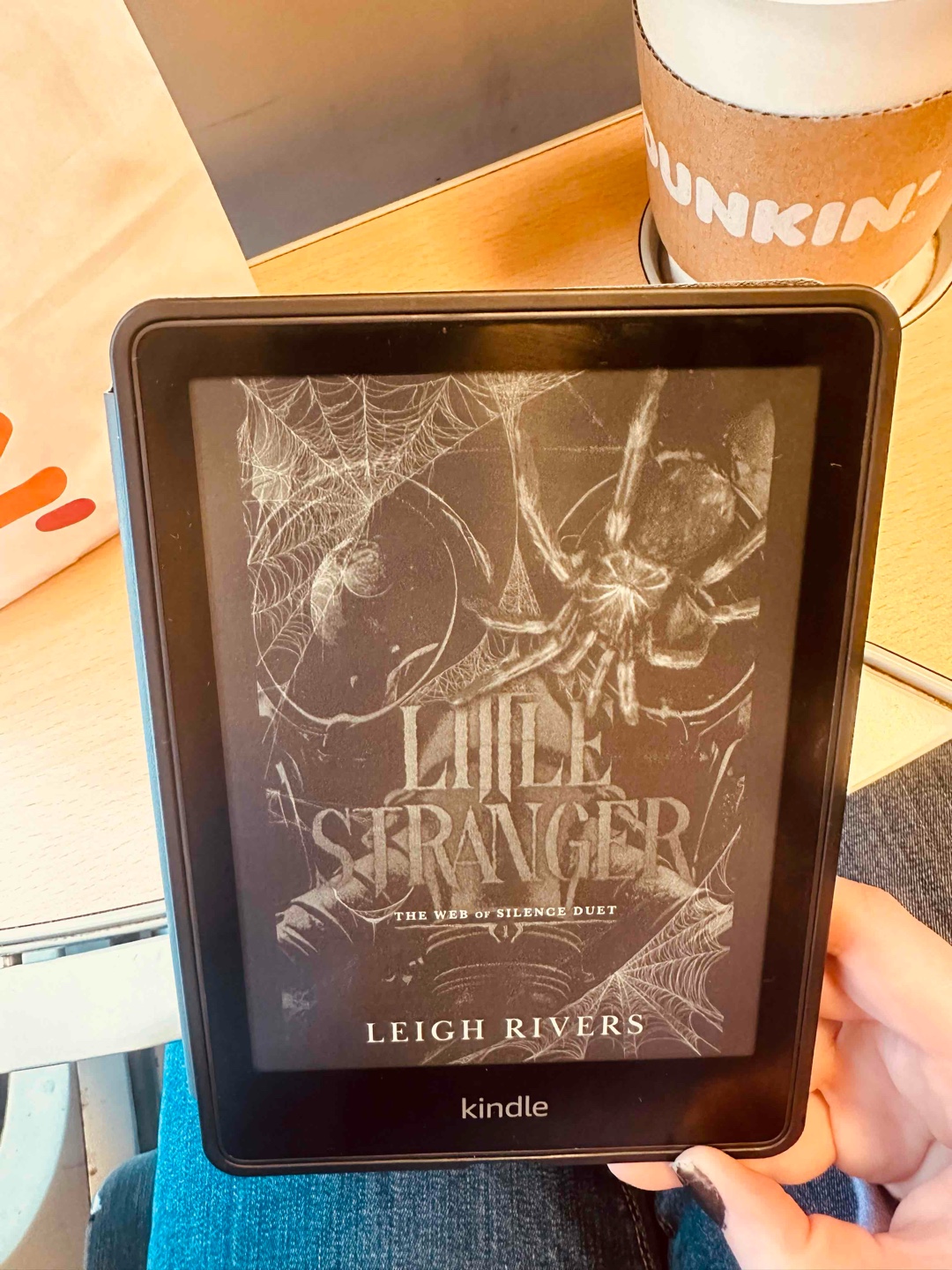 Im Grunde hat dieses Buch keinen Inhalt..